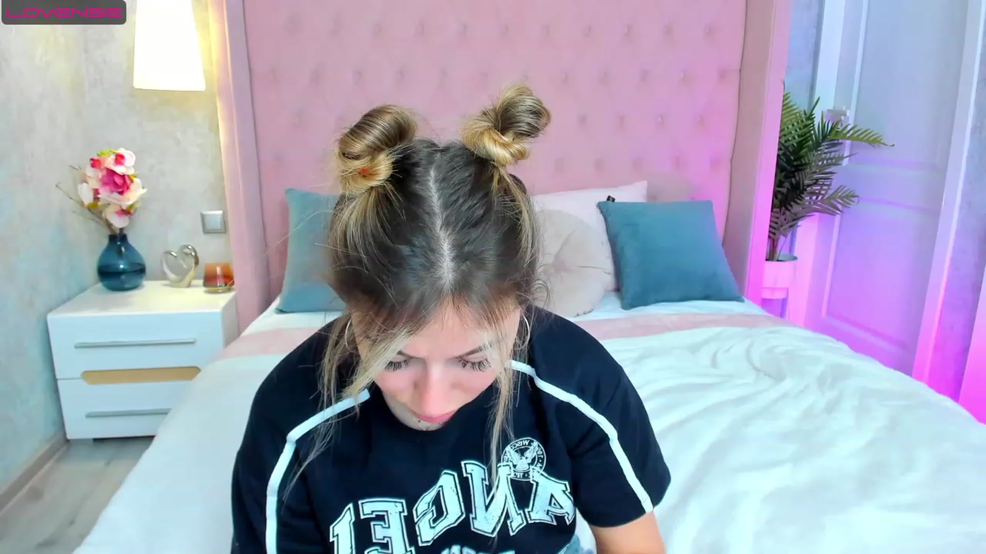 Gallery image thumbnail from SofiBloom's myfreecams stream on, 05/16/2023, 10:39 image 20 of 20
