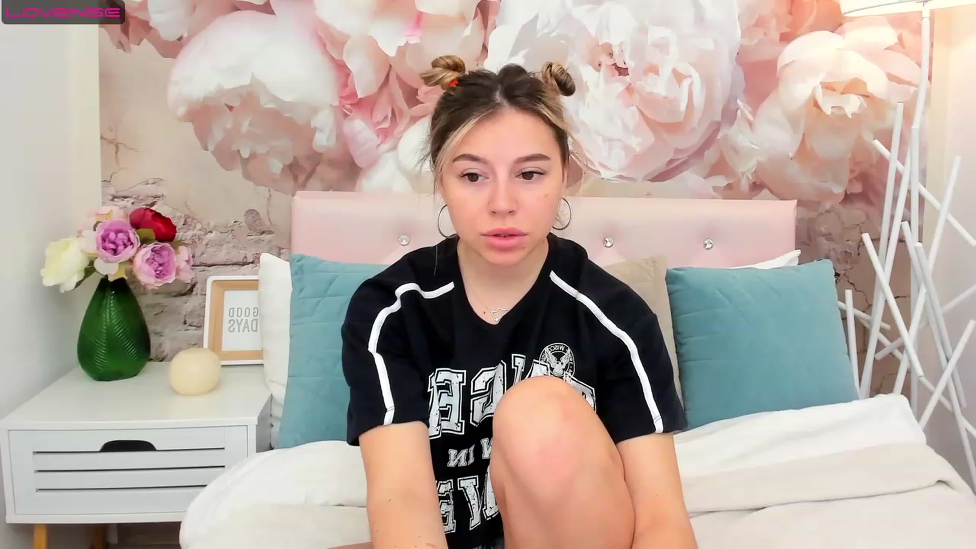 Gallery image thumbnail from SofiBloom's myfreecams stream on, 05/17/2023, 06:23 image 3 of 20