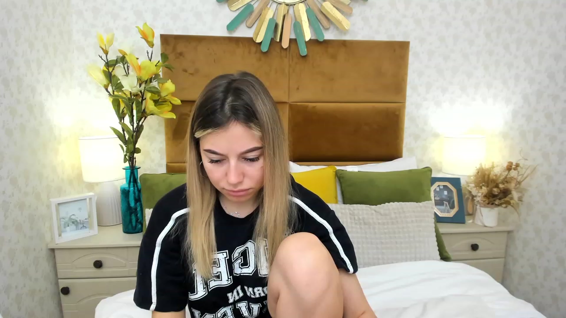 Gallery image thumbnail from SofiBloom's myfreecams stream on, 05/19/2023, 07:26 image 9 of 20