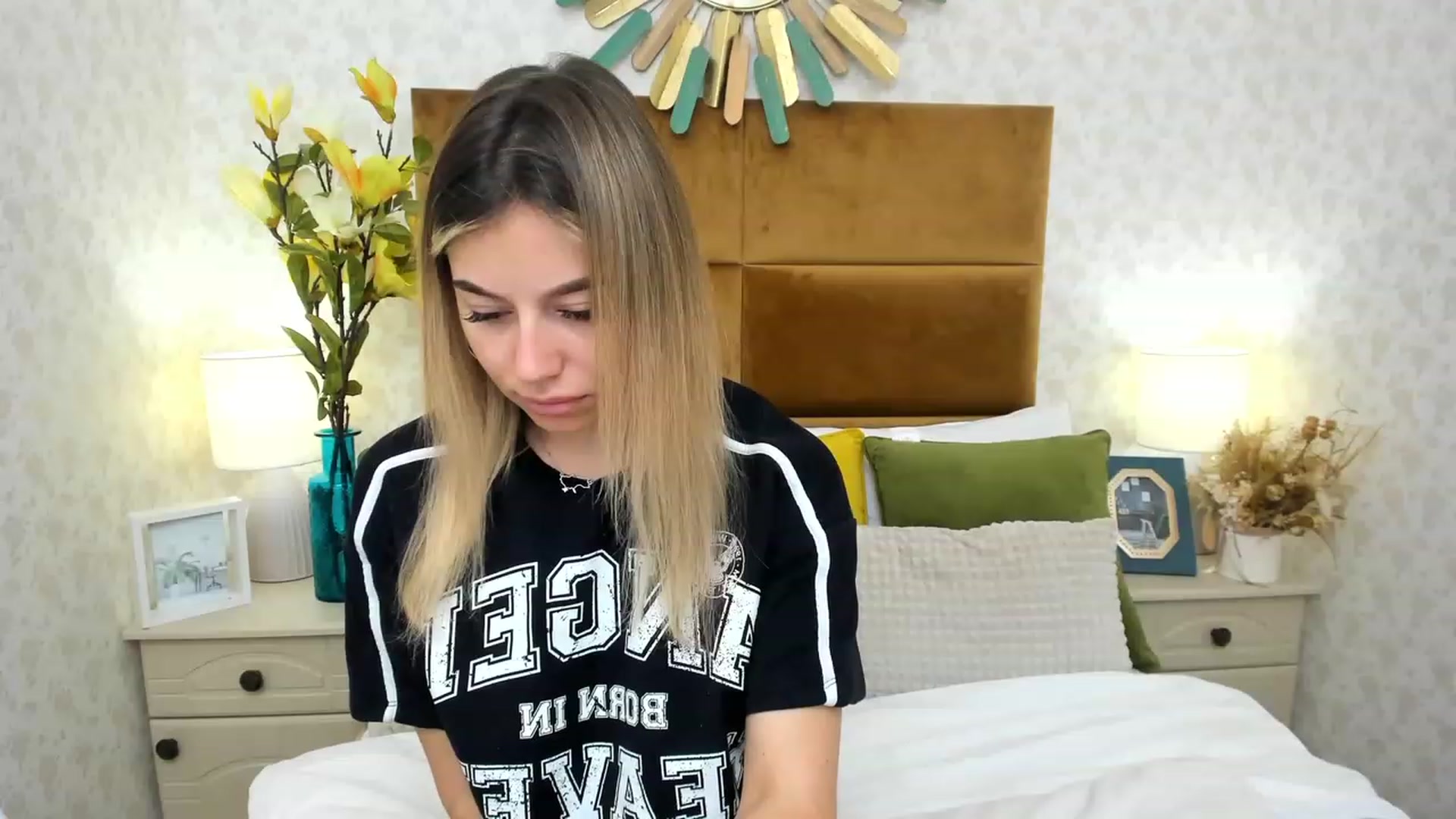 Gallery image thumbnail from SofiBloom's myfreecams stream on, 05/19/2023, 07:26 image 12 of 20