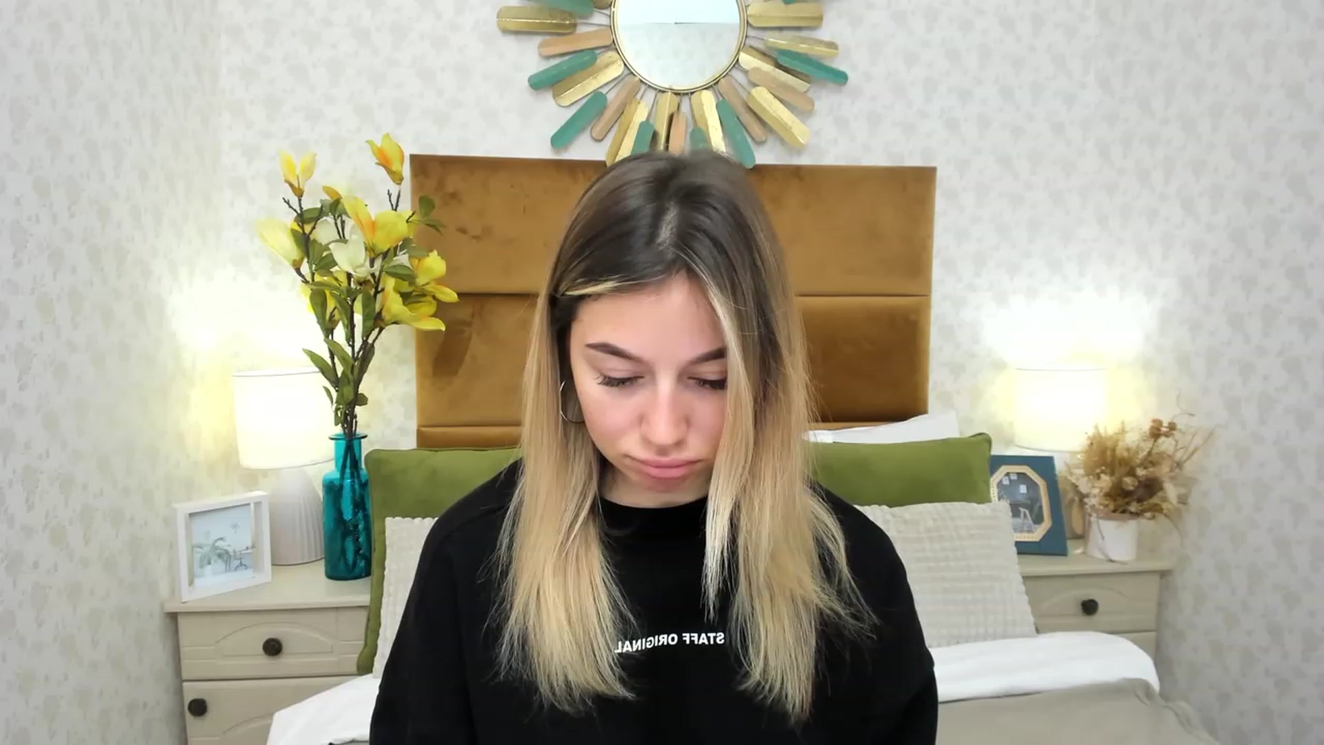 Gallery image thumbnail from SofiBloom's myfreecams stream on, 05/19/2023, 12:01 image 18 of 20