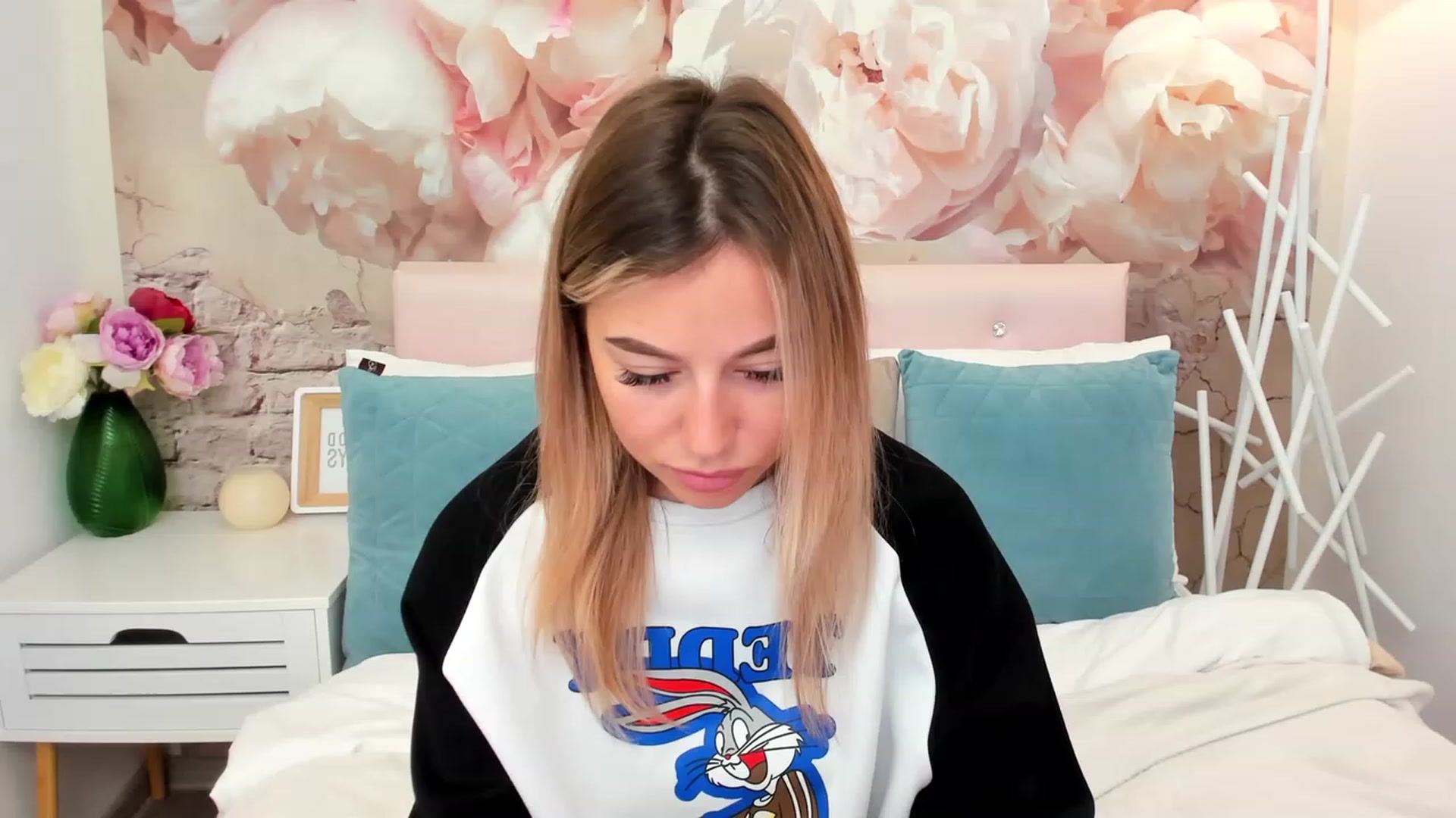 Gallery image thumbnail from SofiBloom's myfreecams stream on, 05/30/2023, 11:51 image 7 of 20