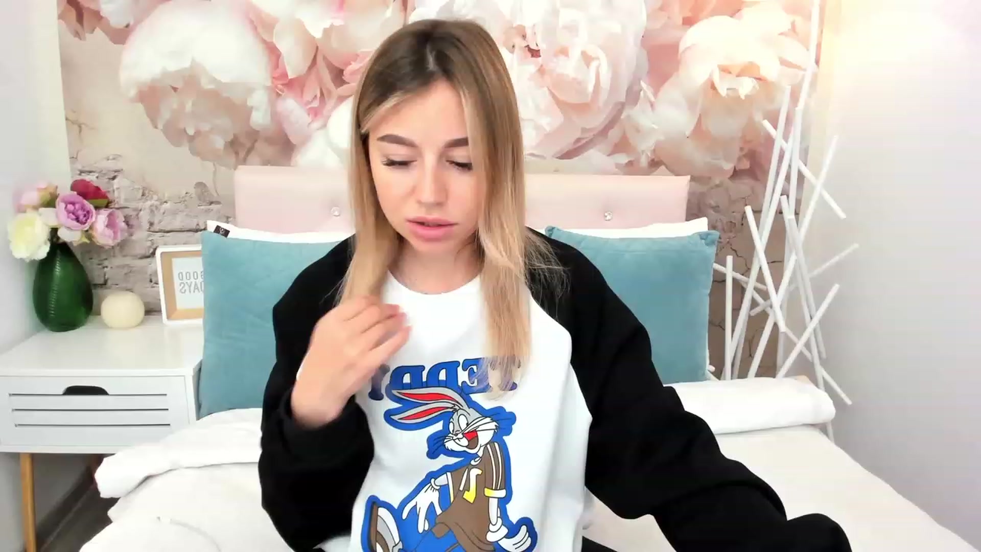 Gallery image thumbnail from SofiBloom's myfreecams stream on, 05/31/2023, 11:59 image 1 of 20