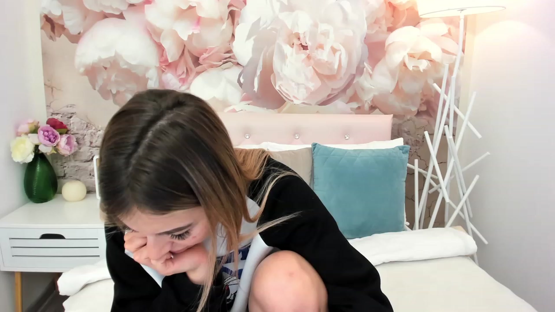 Gallery image thumbnail from SofiBloom's myfreecams stream on, 05/31/2023, 11:59 image 20 of 20