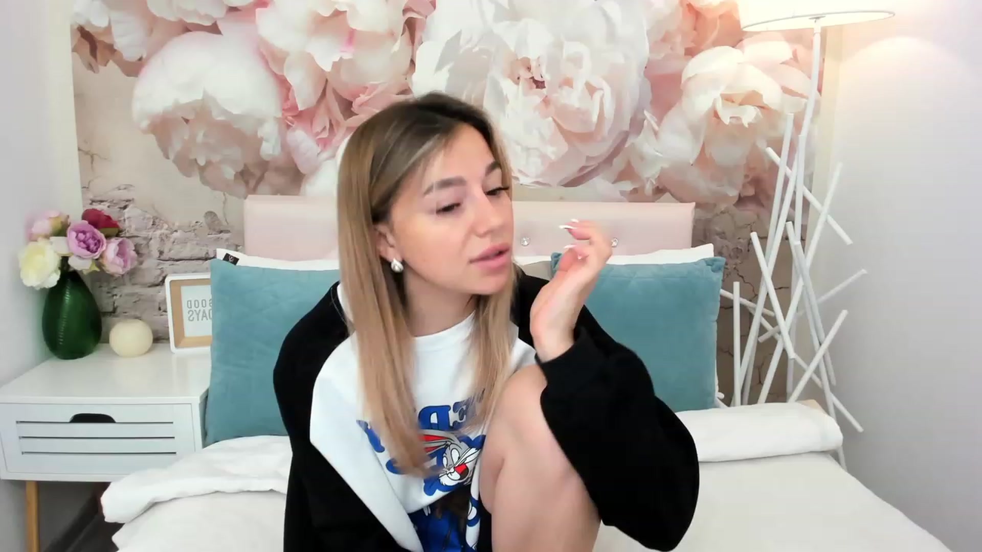 Gallery image thumbnail from SofiBloom's myfreecams stream on, 05/31/2023, 11:59 image 10 of 20