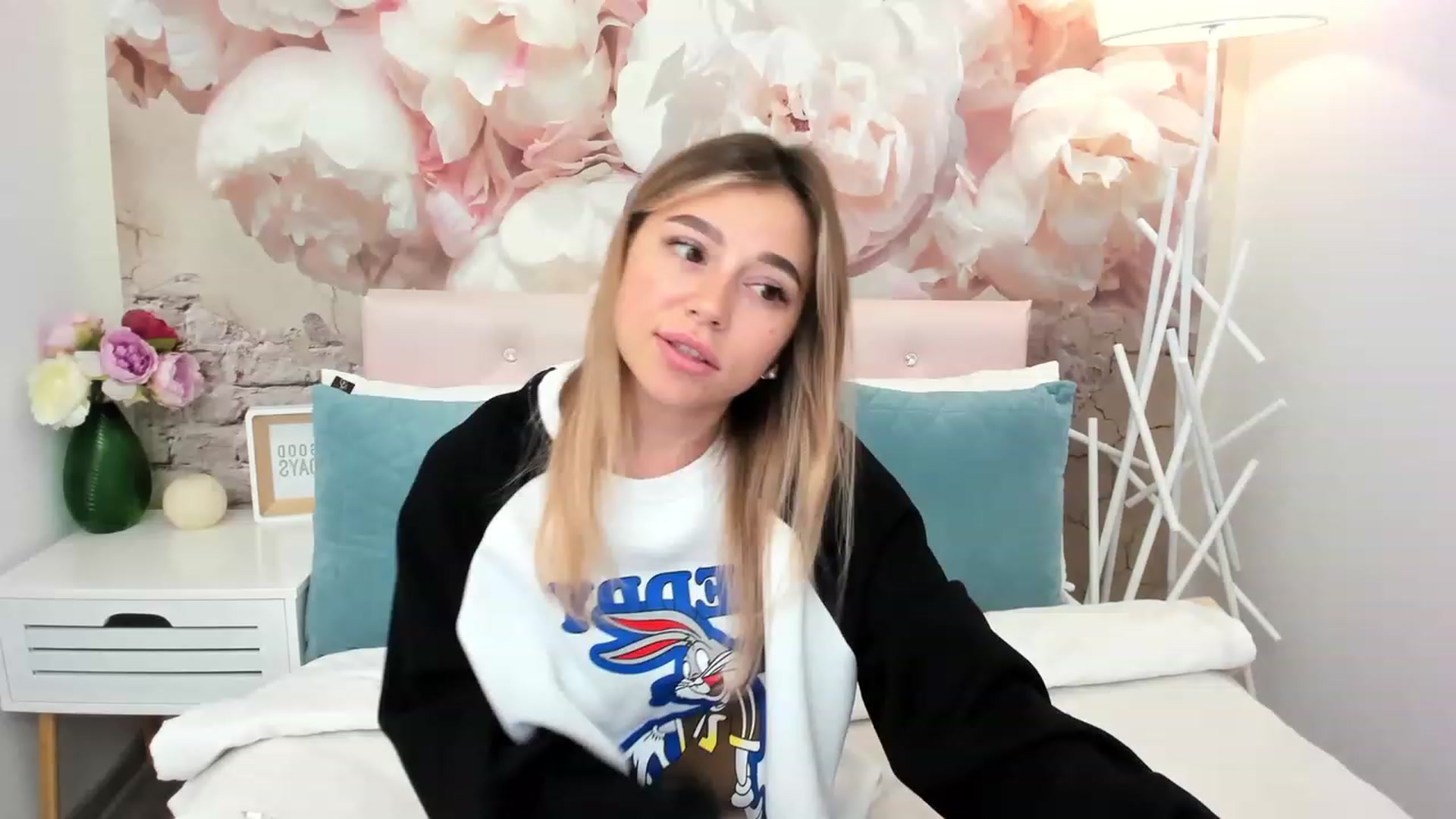 Gallery image thumbnail from SofiBloom's myfreecams stream on, 05/31/2023, 11:59 image 3 of 20