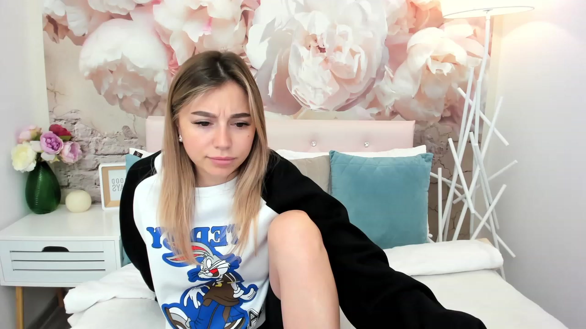 Gallery image thumbnail from SofiBloom's myfreecams stream on, 05/31/2023, 11:59 image 8 of 20