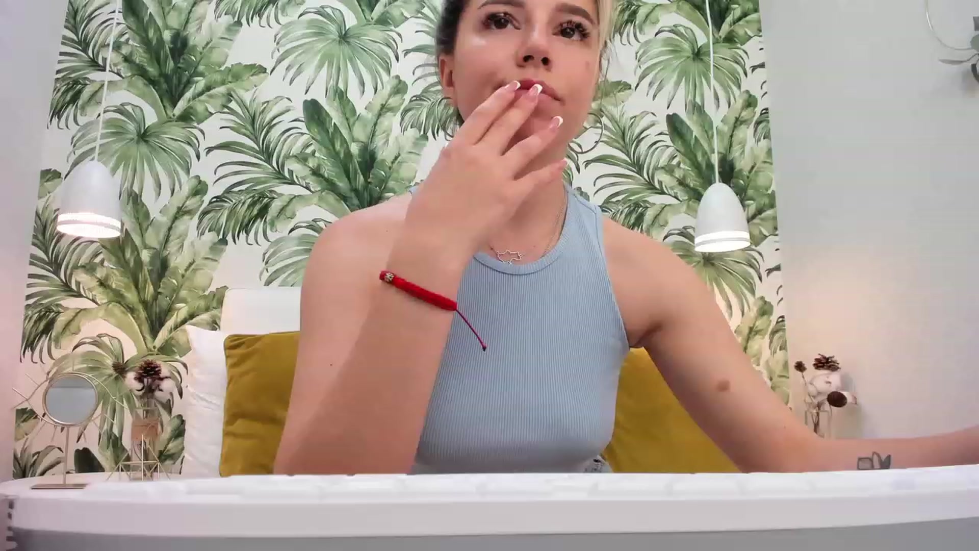 Gallery image thumbnail from SofiBloom's myfreecams stream on, 06/01/2023, 08:21 image 10 of 20