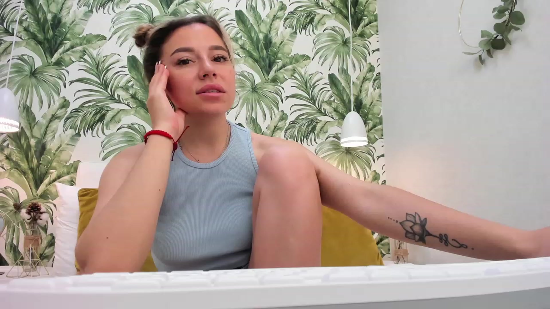 Gallery image thumbnail from SofiBloom's myfreecams stream on, 06/01/2023, 08:21 image 5 of 20