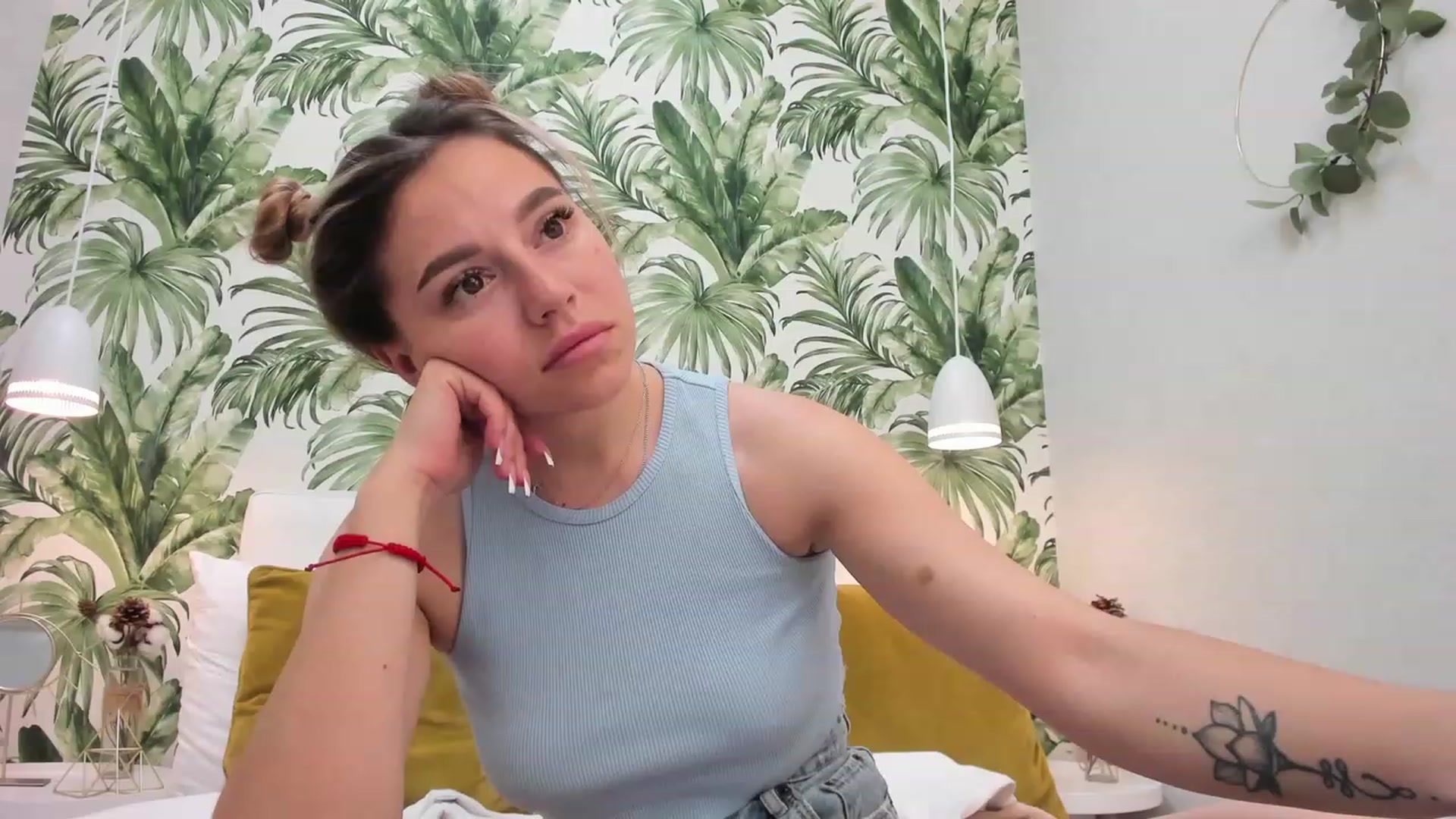 Gallery image thumbnail from SofiBloom's myfreecams stream on, 06/01/2023, 11:14 image 1 of 20