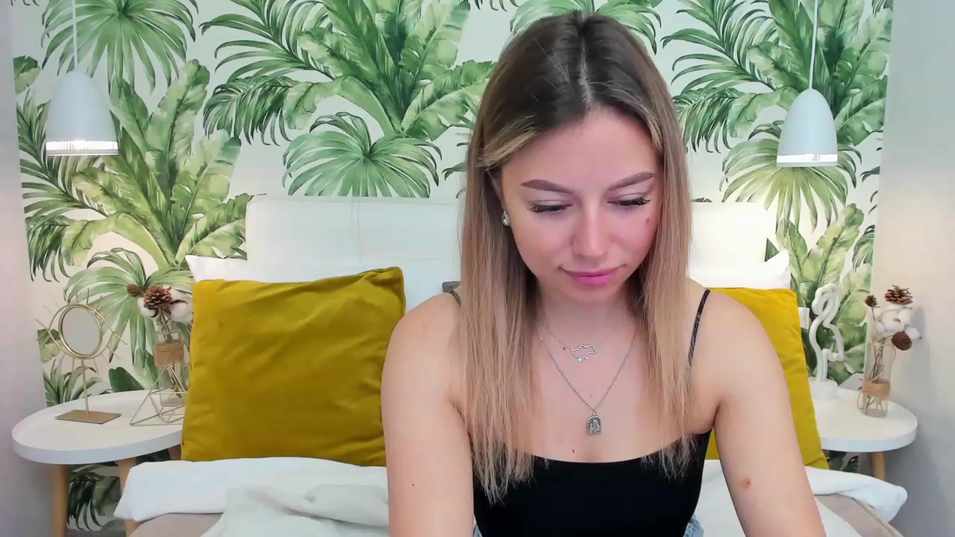 Gallery image thumbnail from SofiBloom's myfreecams stream on, 06/06/2023, 06:16 image 14 of 20