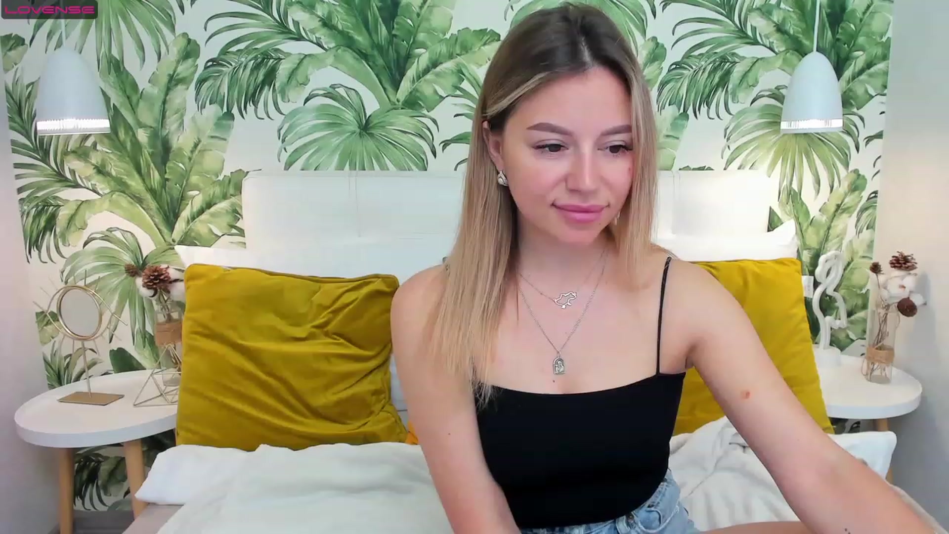 Gallery image thumbnail from SofiBloom's myfreecams stream on, 06/06/2023, 09:36 image 12 of 20