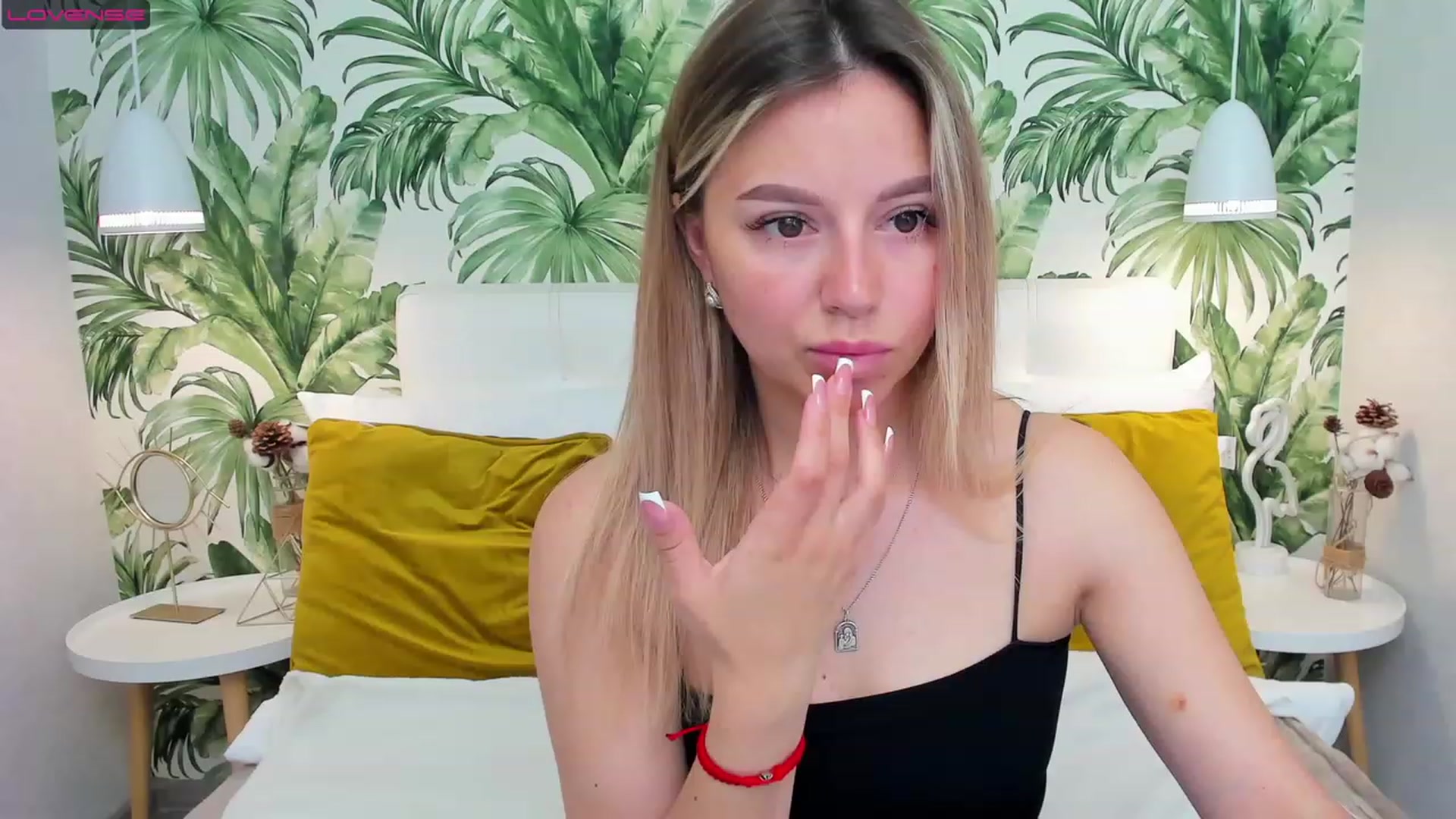 Gallery image thumbnail from SofiBloom's myfreecams stream on, 06/06/2023, 10:39 image 9 of 20