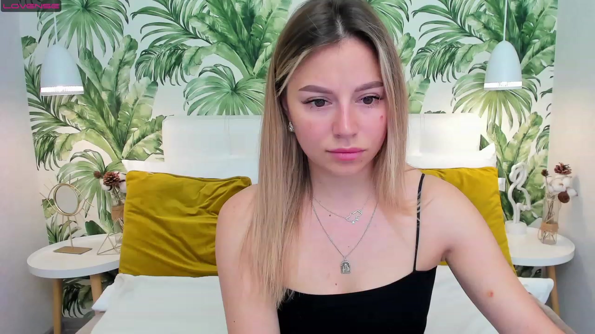 Gallery image thumbnail from SofiBloom's myfreecams stream on, 06/06/2023, 10:39 image 12 of 20