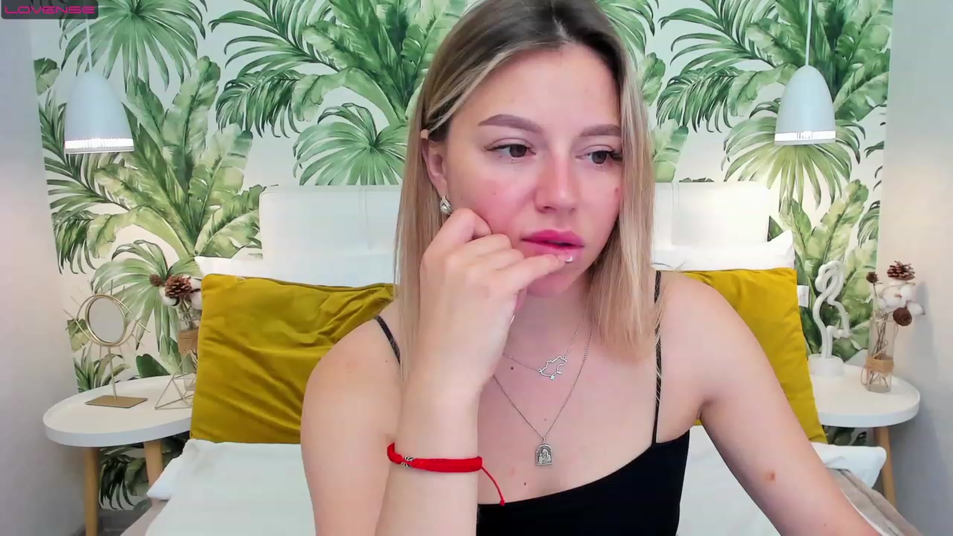 Gallery image thumbnail from SofiBloom's myfreecams stream on, 06/06/2023, 10:39 image 6 of 20