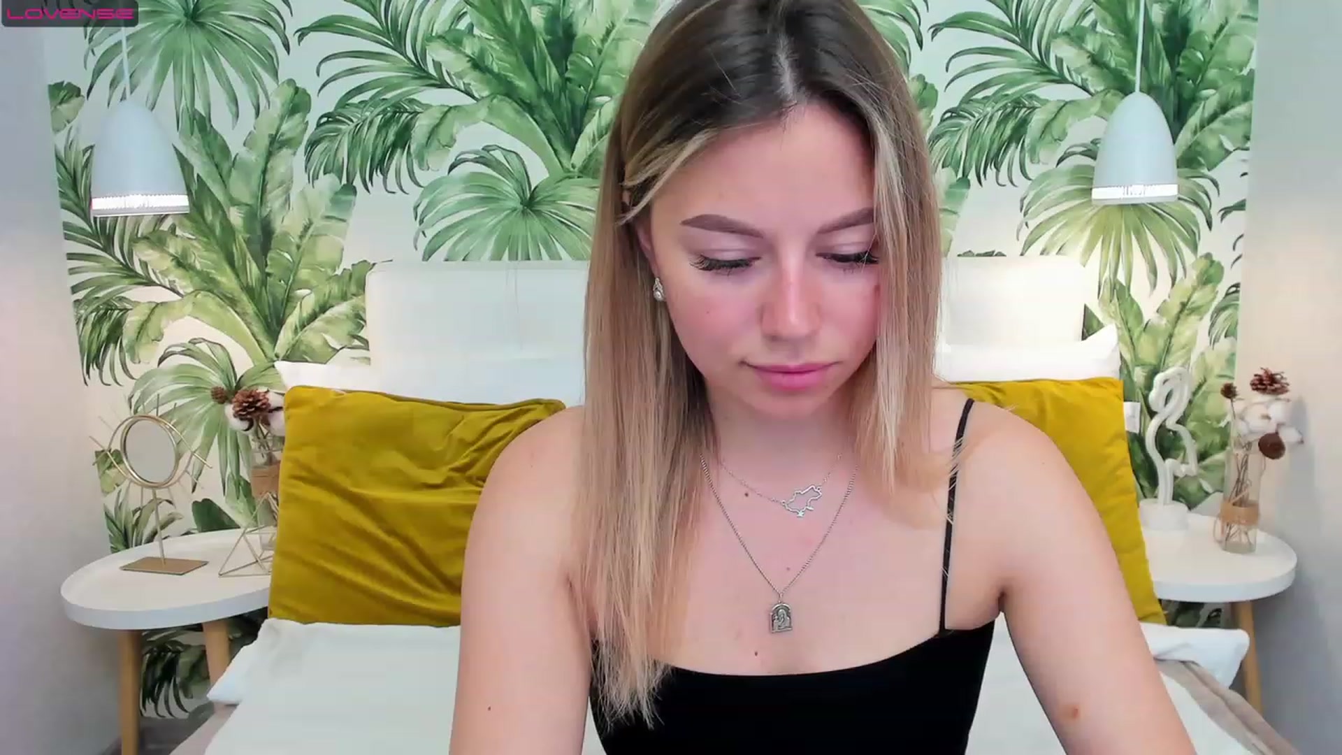 Gallery image thumbnail from SofiBloom's myfreecams stream on, 06/06/2023, 10:39 image 8 of 20
