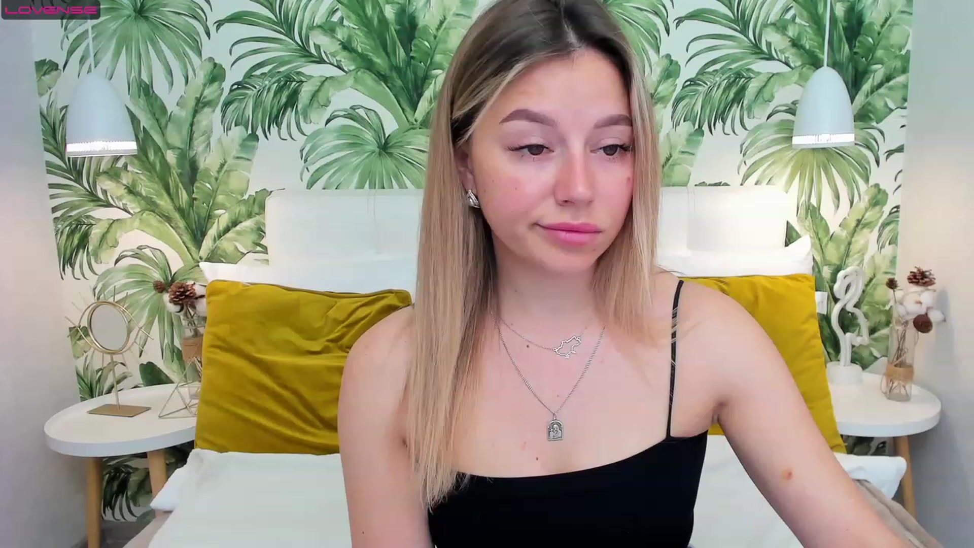Gallery image thumbnail from SofiBloom's myfreecams stream on, 06/06/2023, 10:39 image 13 of 20