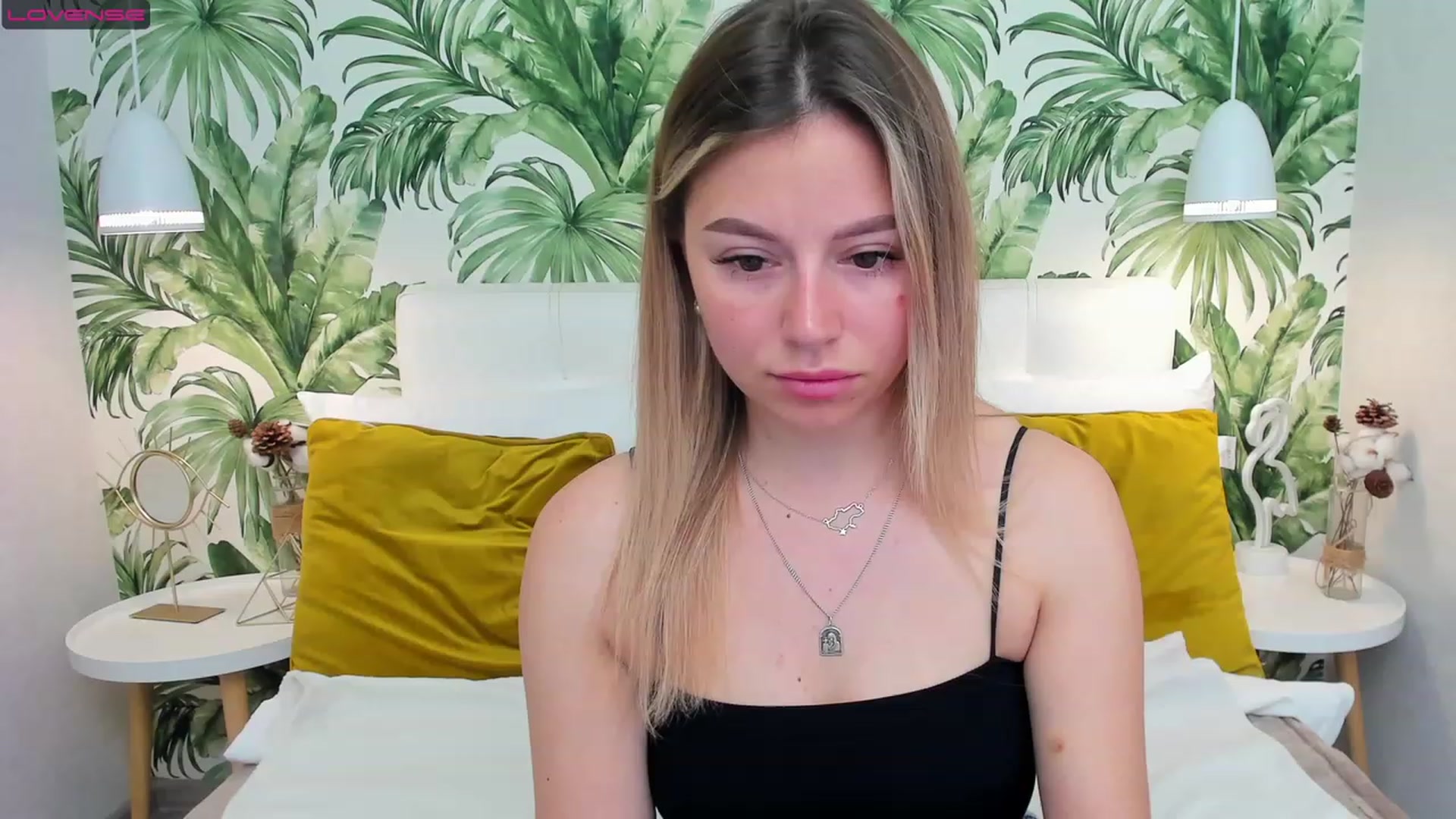 Gallery image thumbnail from SofiBloom's myfreecams stream on, 06/06/2023, 10:39 image 18 of 20