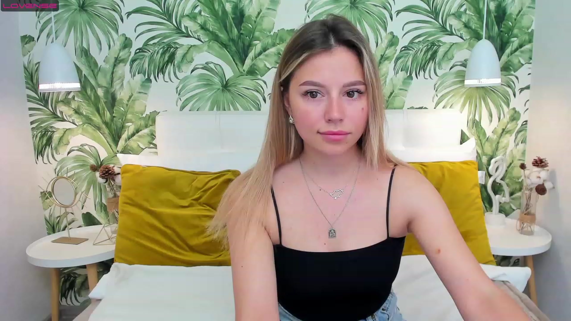 Gallery image thumbnail from SofiBloom's myfreecams stream on, 06/06/2023, 10:39 image 1 of 20