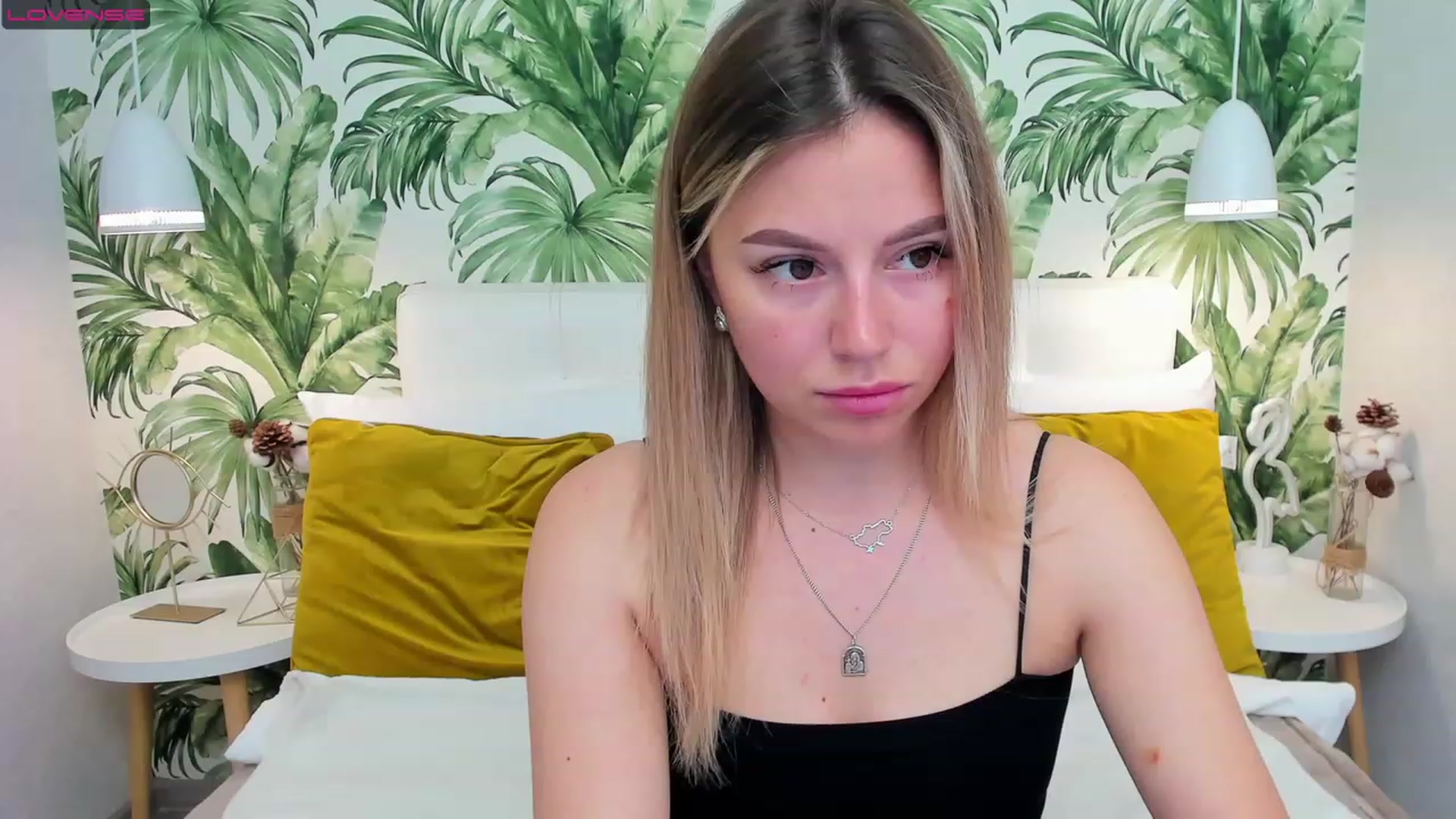 Gallery image thumbnail from SofiBloom's myfreecams stream on, 06/06/2023, 10:39 image 15 of 20