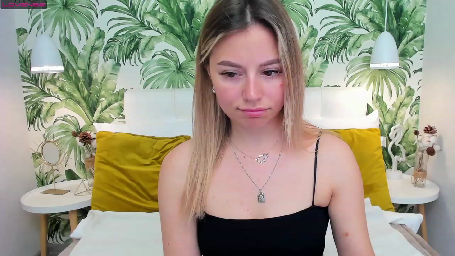 Gallery image thumbnail from SofiBloom's myfreecams stream on, 06/06/2023, 10:39 image 5 of 20