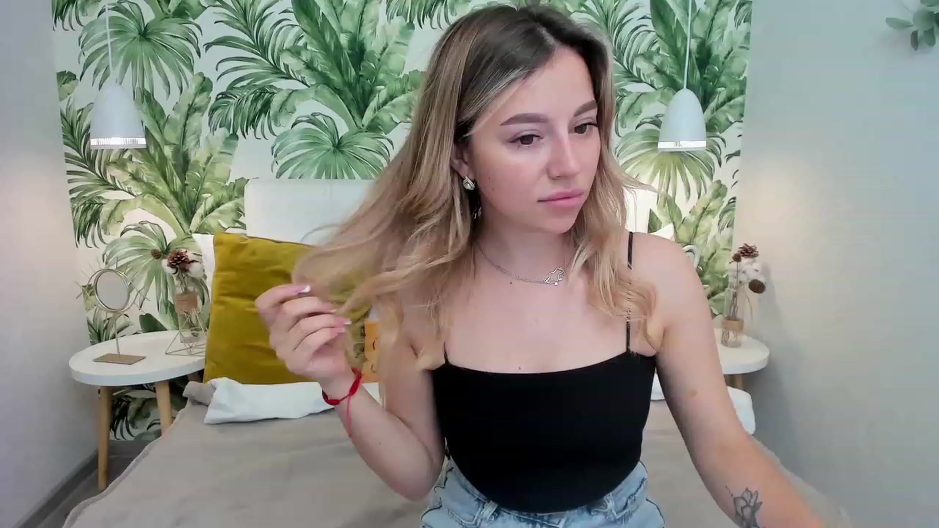 Gallery image thumbnail from SofiBloom's myfreecams stream on, 06/07/2023, 12:00 image 3 of 20