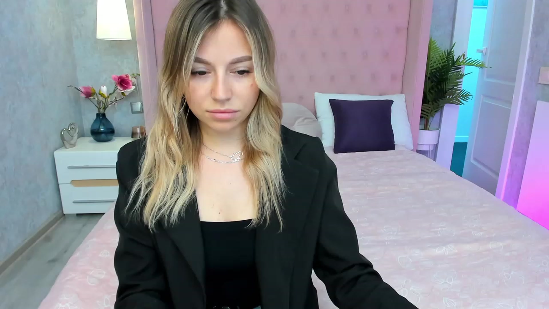 Gallery image thumbnail from SofiBloom's myfreecams stream on, 06/09/2023, 12:00 image 20 of 20