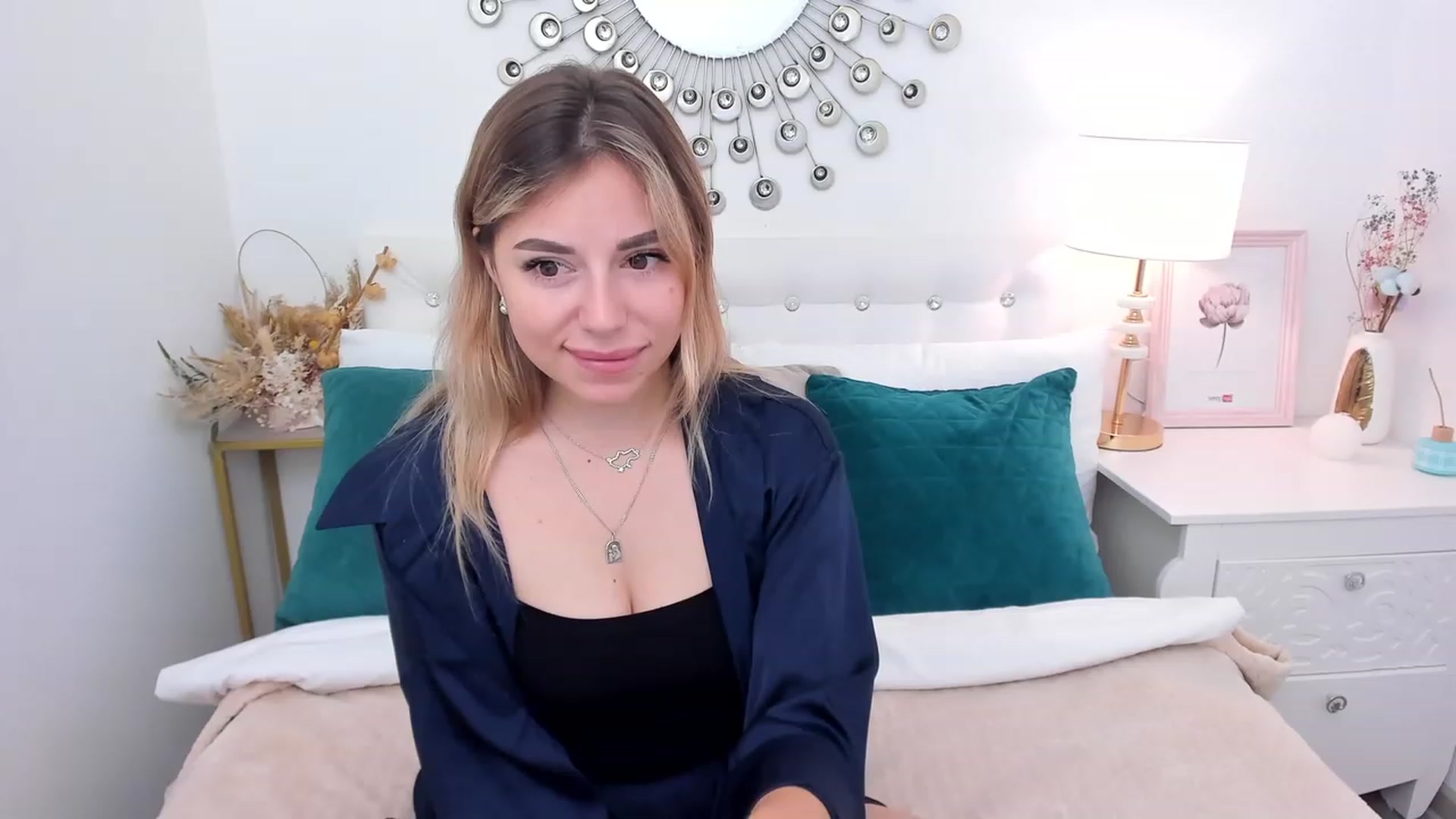 Gallery image thumbnail from SofiBloom's myfreecams stream on, 06/16/2023, 07:29 image 17 of 20