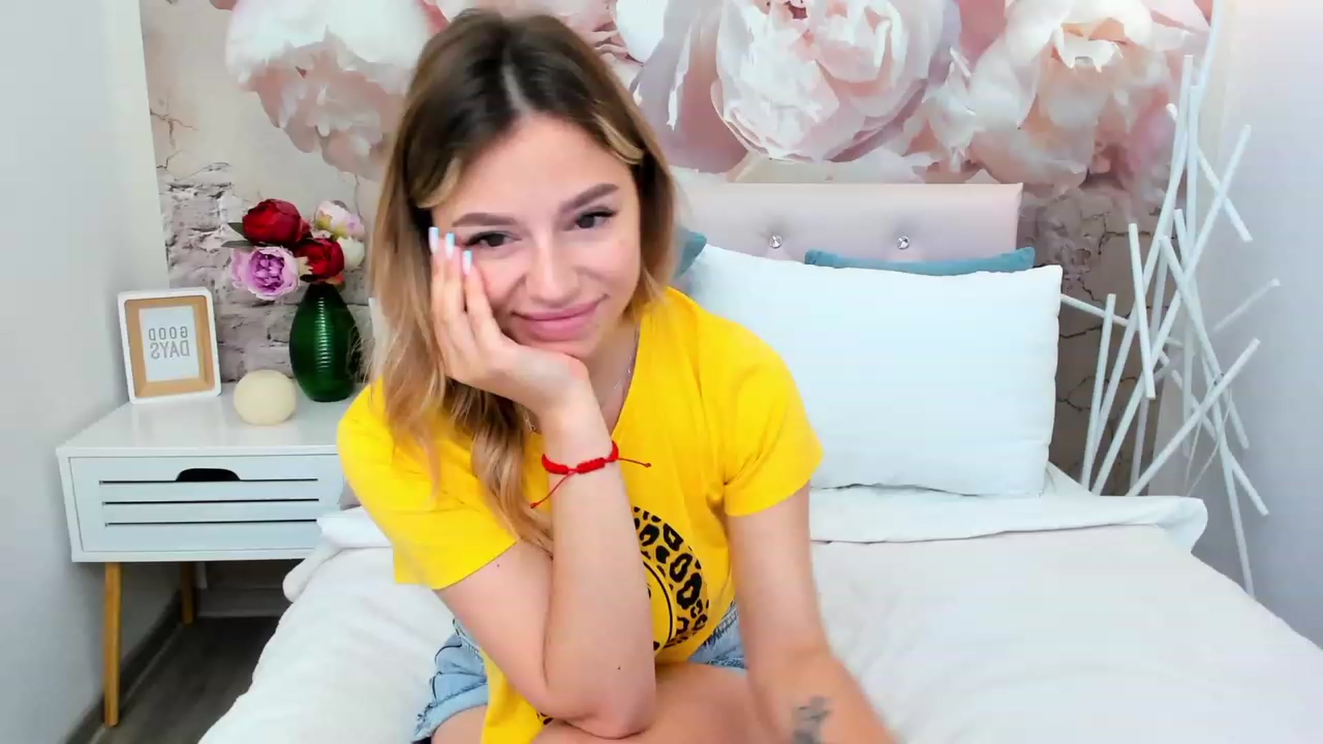 Gallery image thumbnail from SofiBloom's myfreecams stream on, 06/20/2023, 06:45 image 6 of 20