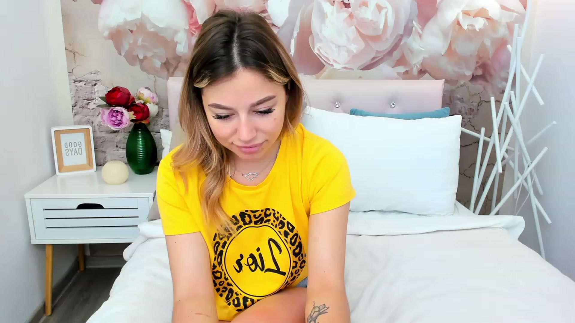 Gallery image thumbnail from SofiBloom's myfreecams stream on, 06/20/2023, 06:45 image 7 of 20