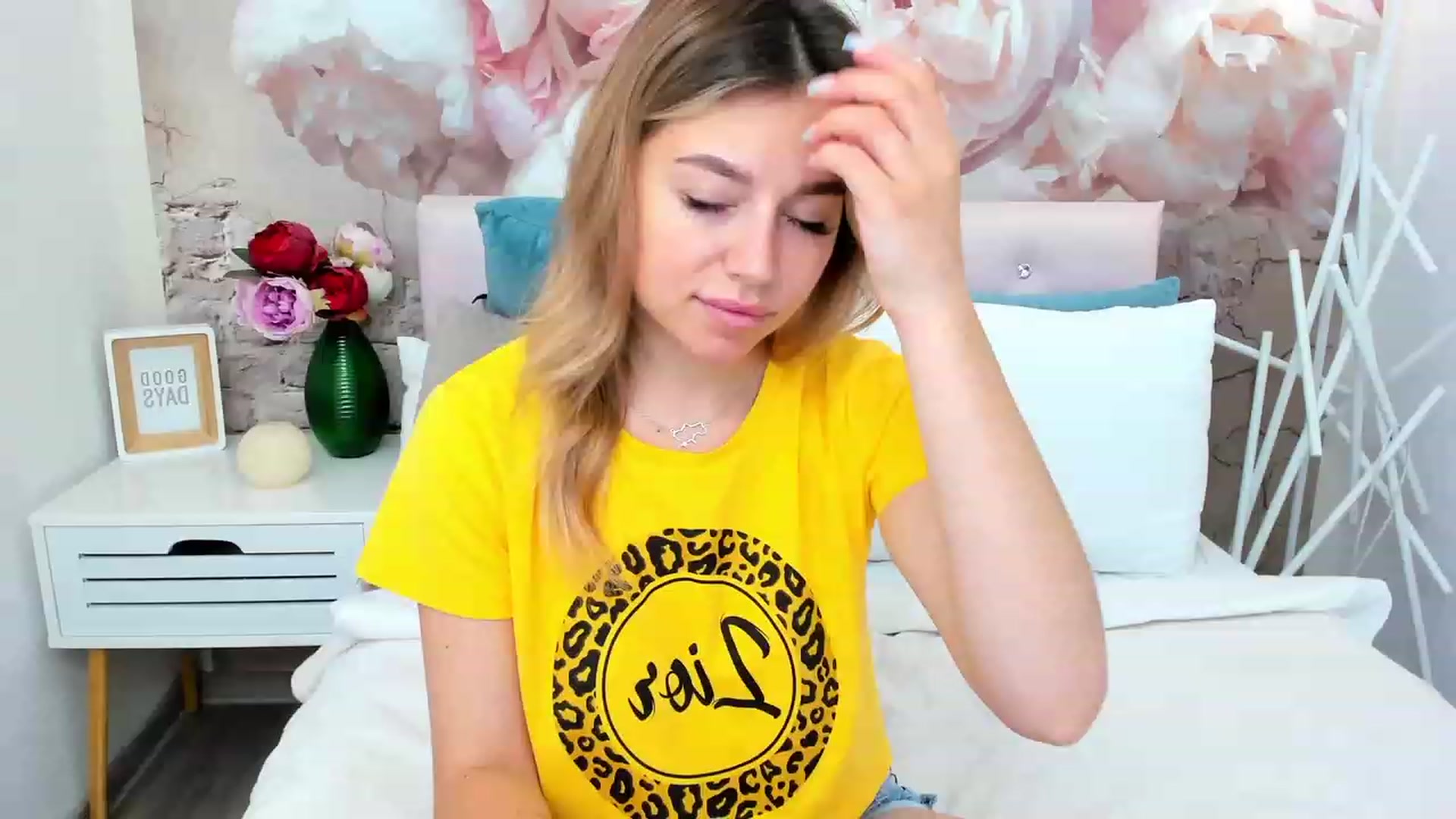 Gallery image thumbnail from SofiBloom's myfreecams stream on, 06/20/2023, 06:45 image 16 of 20