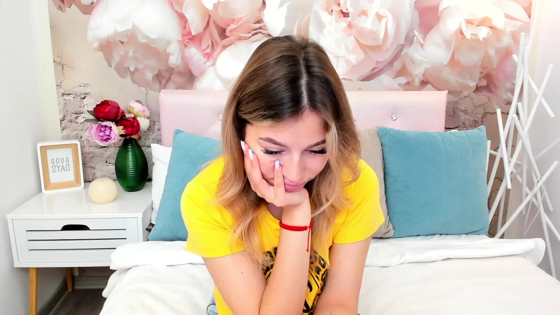 Gallery image thumbnail from SofiBloom's myfreecams stream on, 06/20/2023, 10:44 image 11 of 20