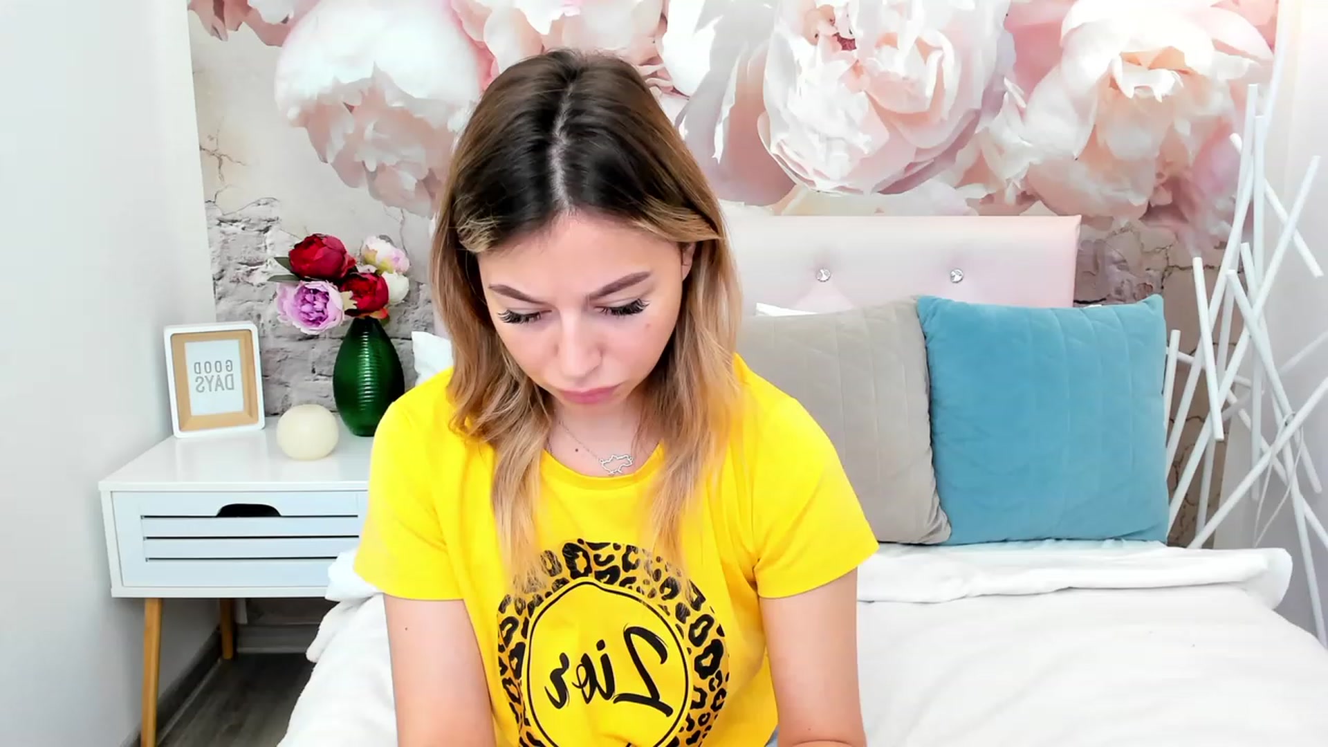Gallery image thumbnail from SofiBloom's myfreecams stream on, 06/20/2023, 10:44 image 4 of 20