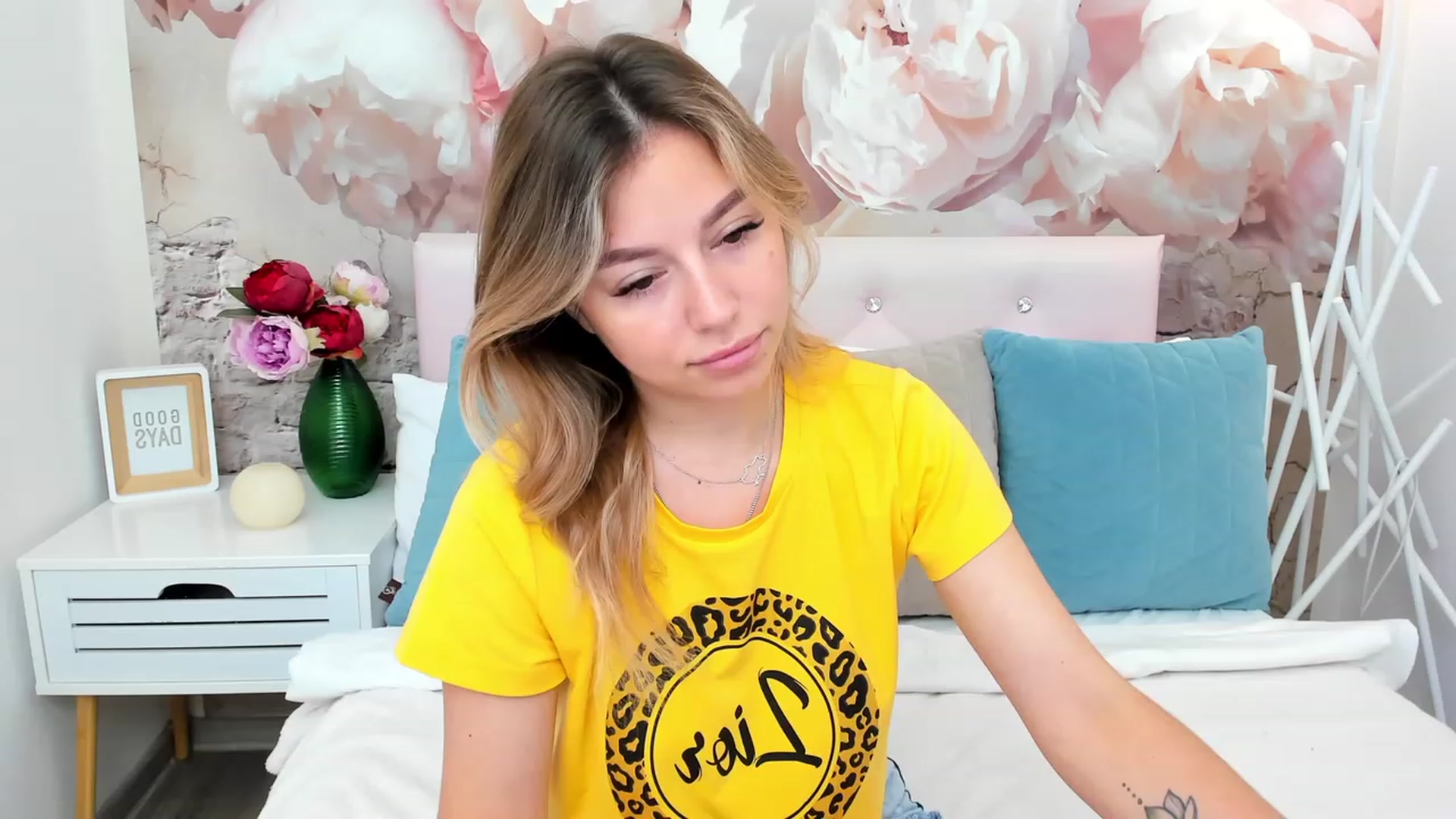 Gallery image thumbnail from SofiBloom's myfreecams stream on, 06/20/2023, 10:44 image 7 of 20