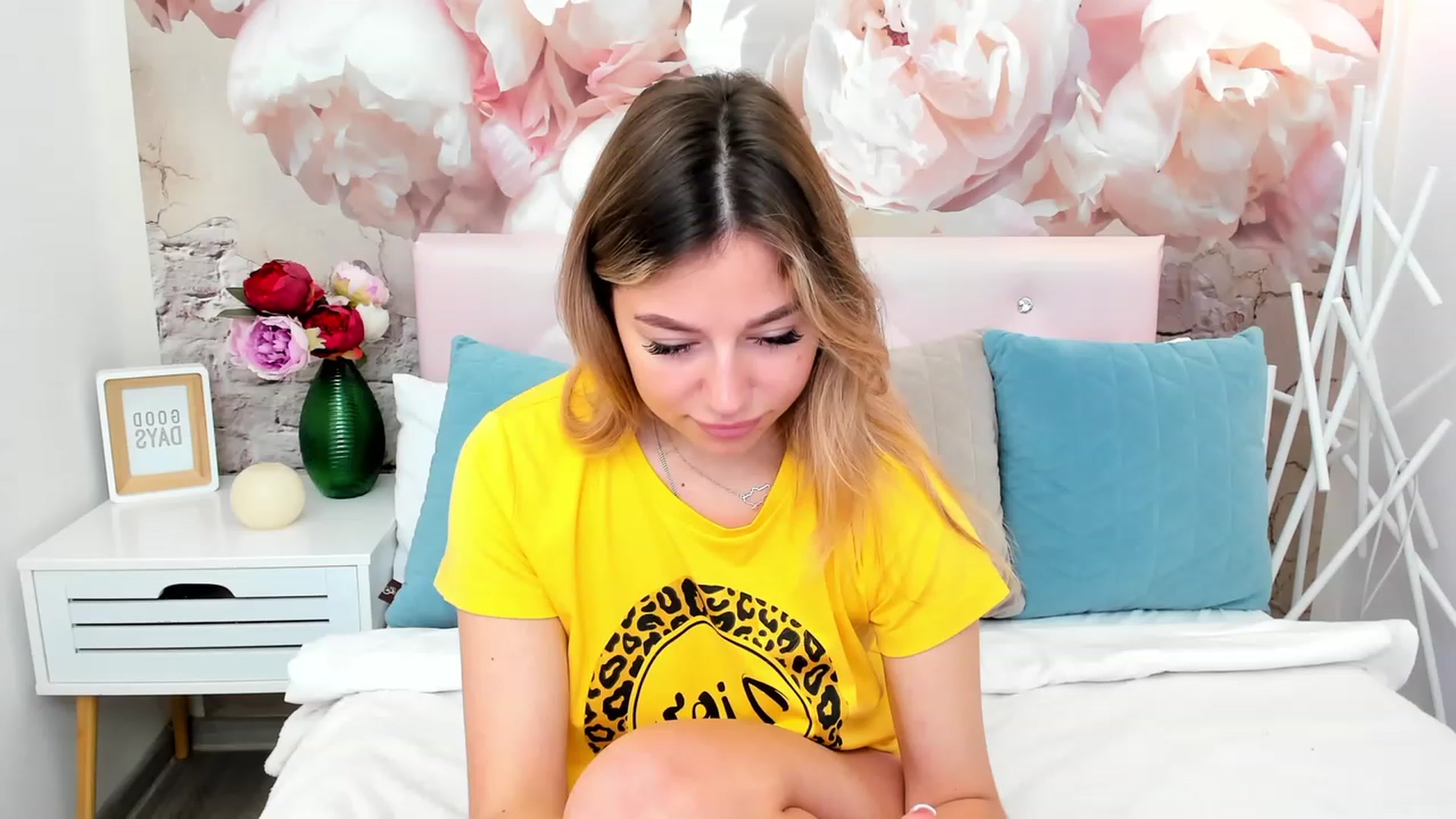 Gallery image thumbnail from SofiBloom's myfreecams stream on, 06/20/2023, 10:44 image 20 of 20