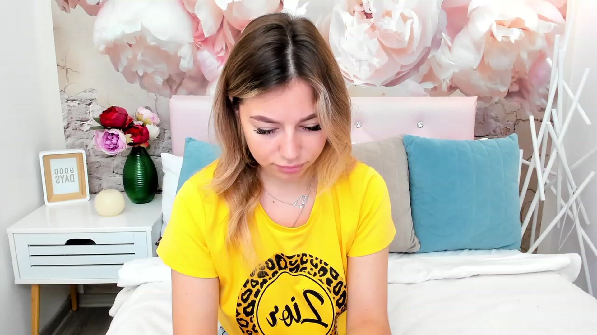 Gallery image thumbnail from SofiBloom's myfreecams stream on, 06/20/2023, 10:44 image 8 of 20