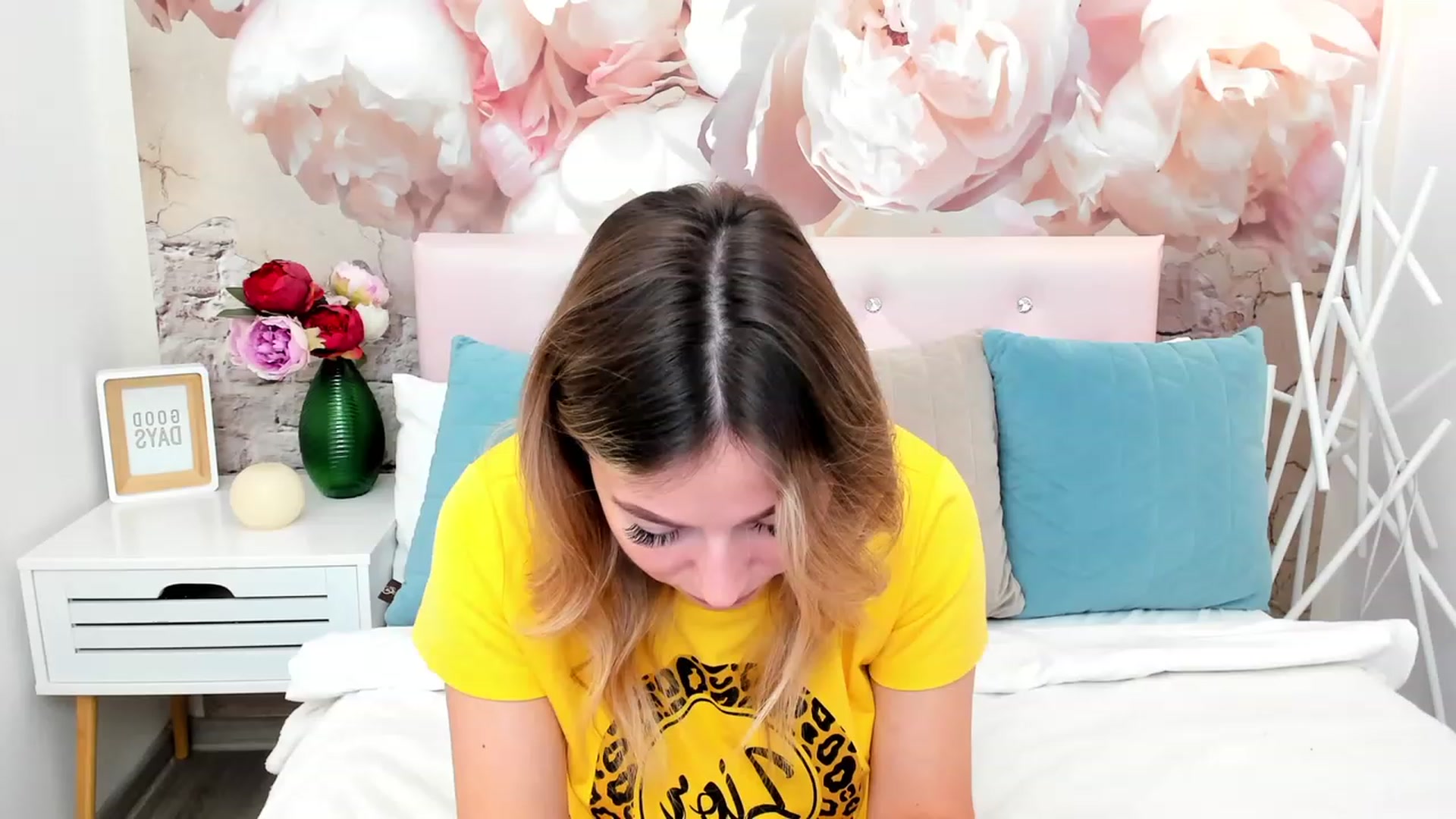 Gallery image thumbnail from SofiBloom's myfreecams stream on, 06/20/2023, 10:44 image 13 of 20