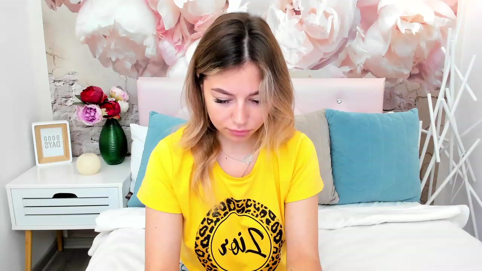 Gallery image thumbnail from SofiBloom's myfreecams stream on, 06/20/2023, 10:44 image 9 of 20