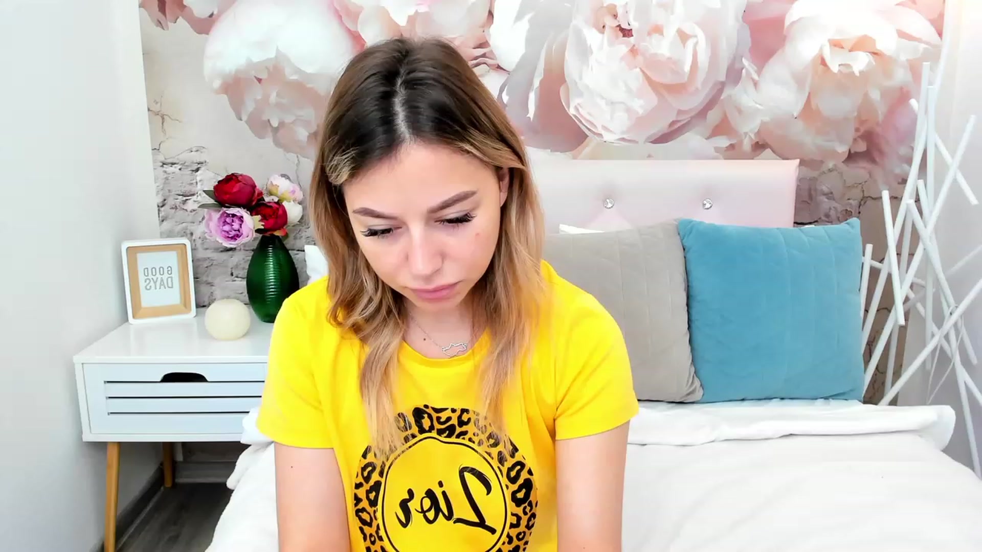 Gallery image thumbnail from SofiBloom's myfreecams stream on, 06/20/2023, 10:44 image 2 of 20