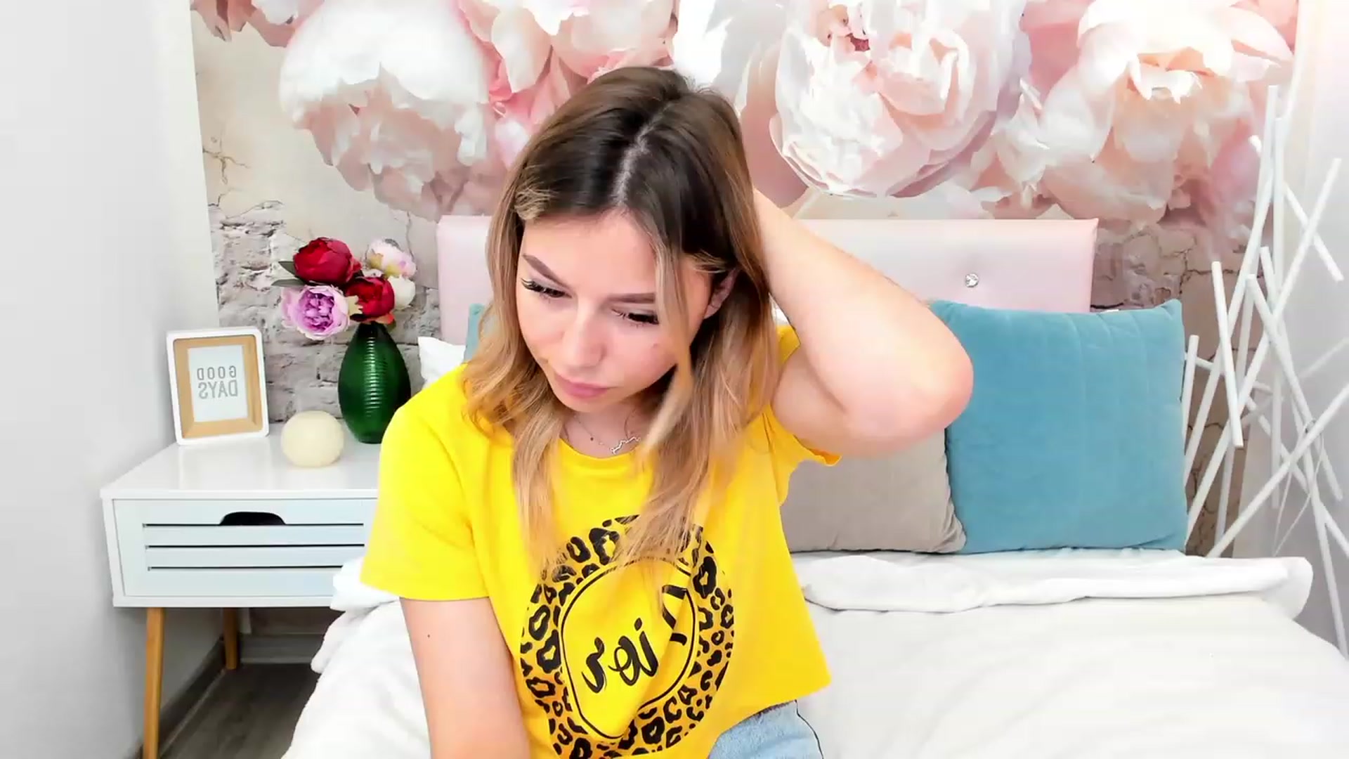 Gallery image thumbnail from SofiBloom's myfreecams stream on, 06/20/2023, 10:44 image 5 of 20