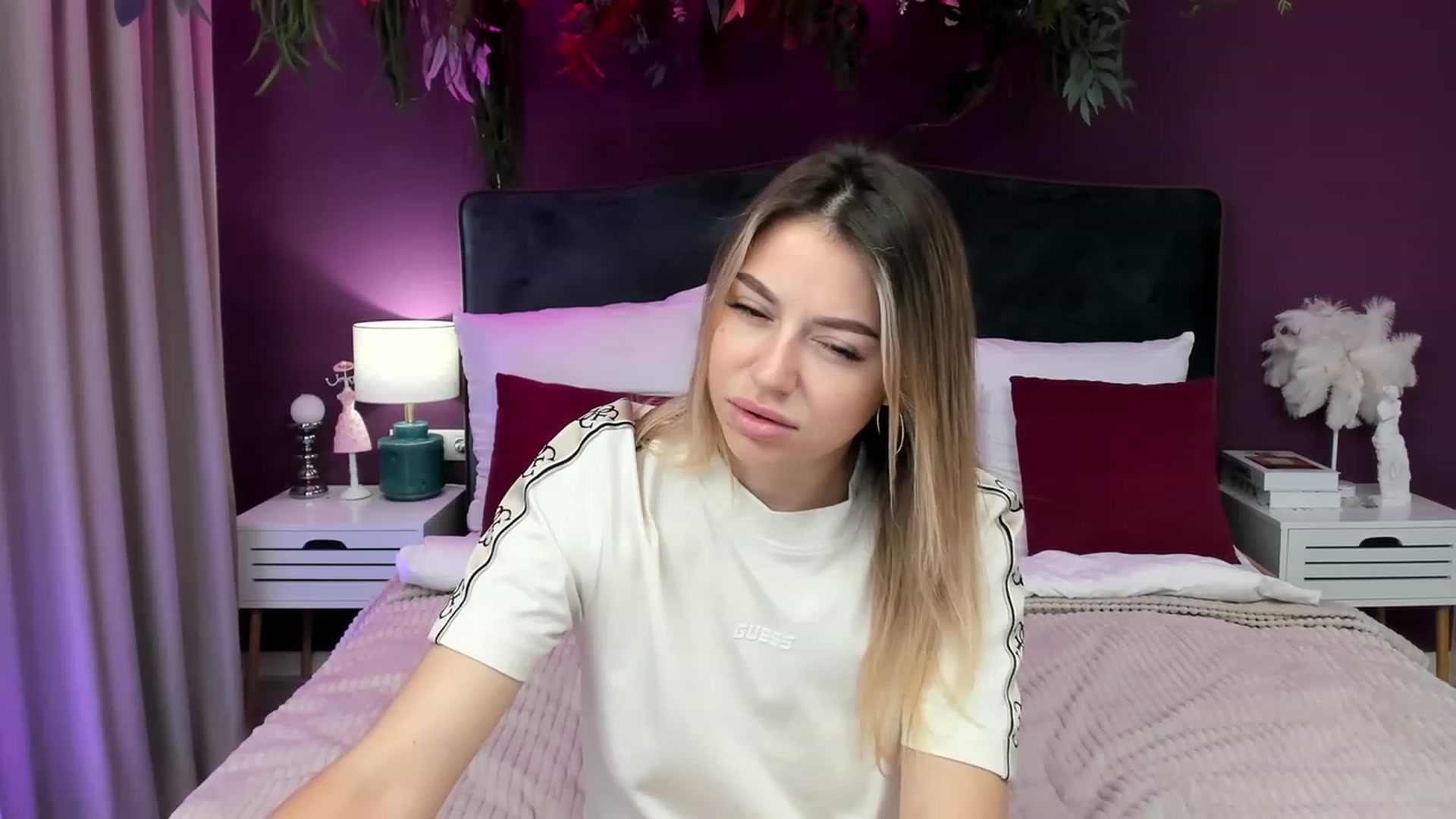Gallery image thumbnail from SofiBloom's myfreecams stream on, 06/21/2023, 07:20 image 3 of 20