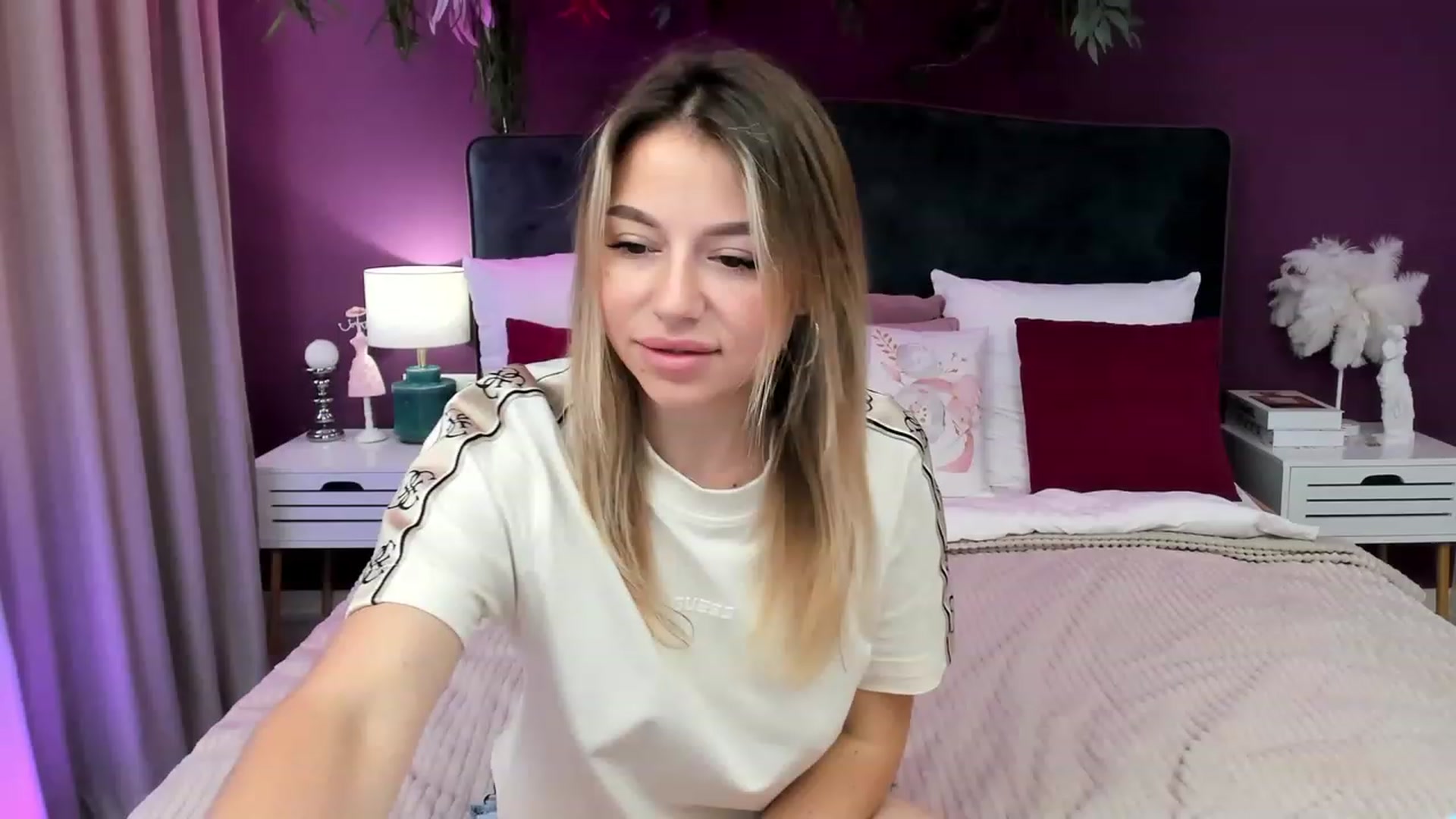 Gallery image thumbnail from SofiBloom's myfreecams stream on, 06/21/2023, 08:04 image 9 of 20