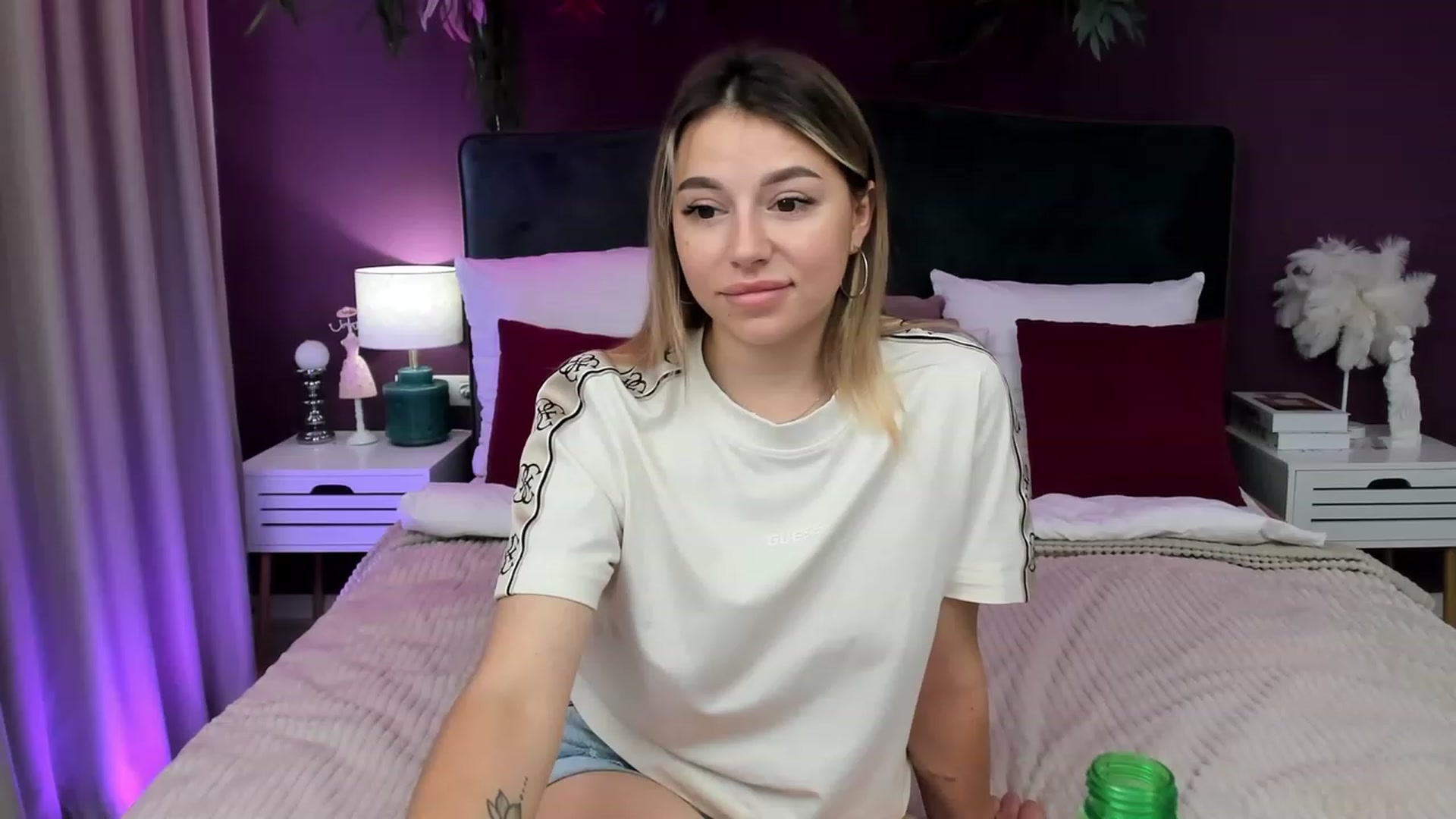 Gallery image thumbnail from SofiBloom's myfreecams stream on, 06/21/2023, 08:53 image 10 of 20