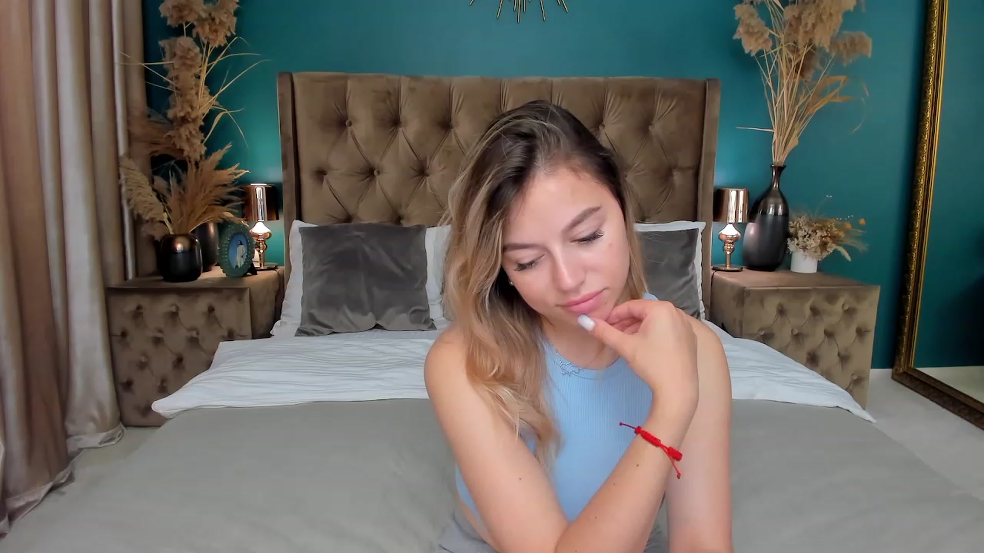 Gallery image thumbnail from SofiBloom's myfreecams stream on, 06/25/2023, 11:03 image 12 of 20