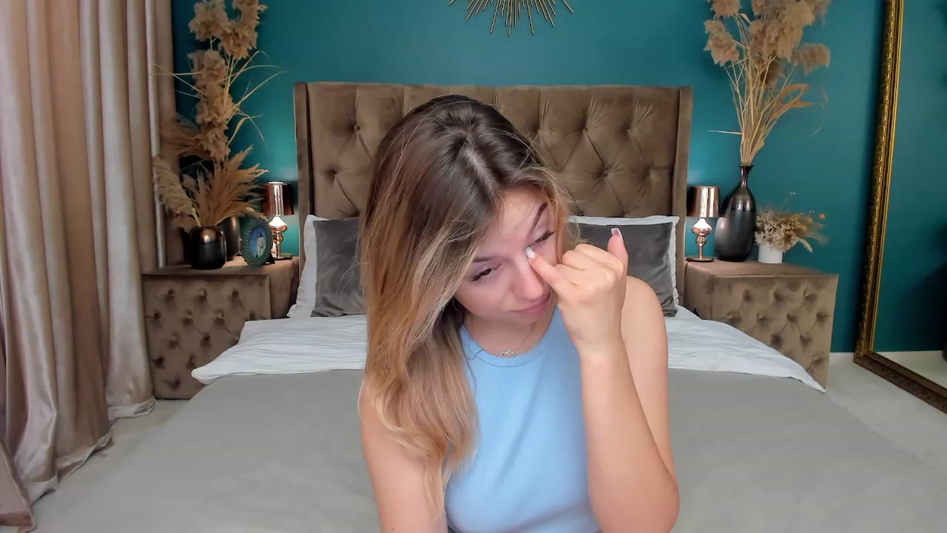 Gallery image thumbnail from SofiBloom's myfreecams stream on, 06/25/2023, 11:03 image 16 of 20
