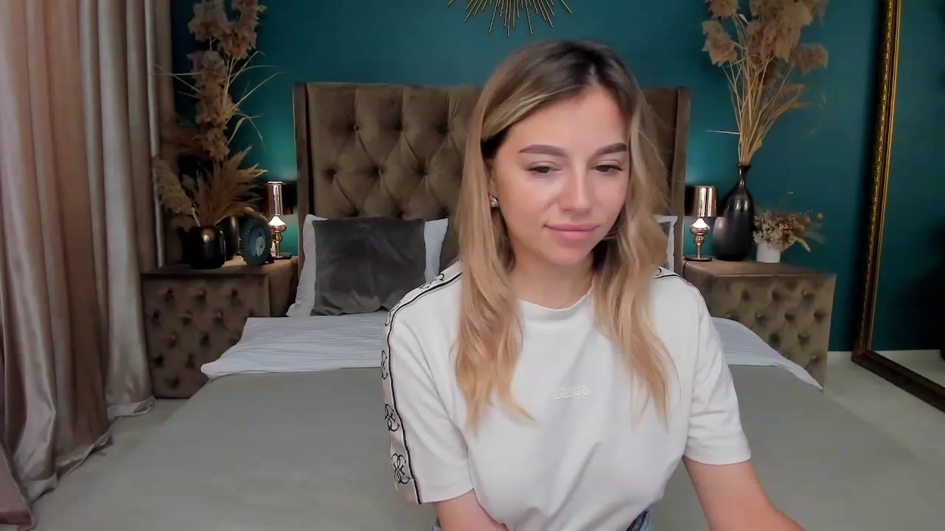 Gallery image thumbnail from SofiBloom's myfreecams stream on, 06/25/2023, 11:53 image 15 of 20