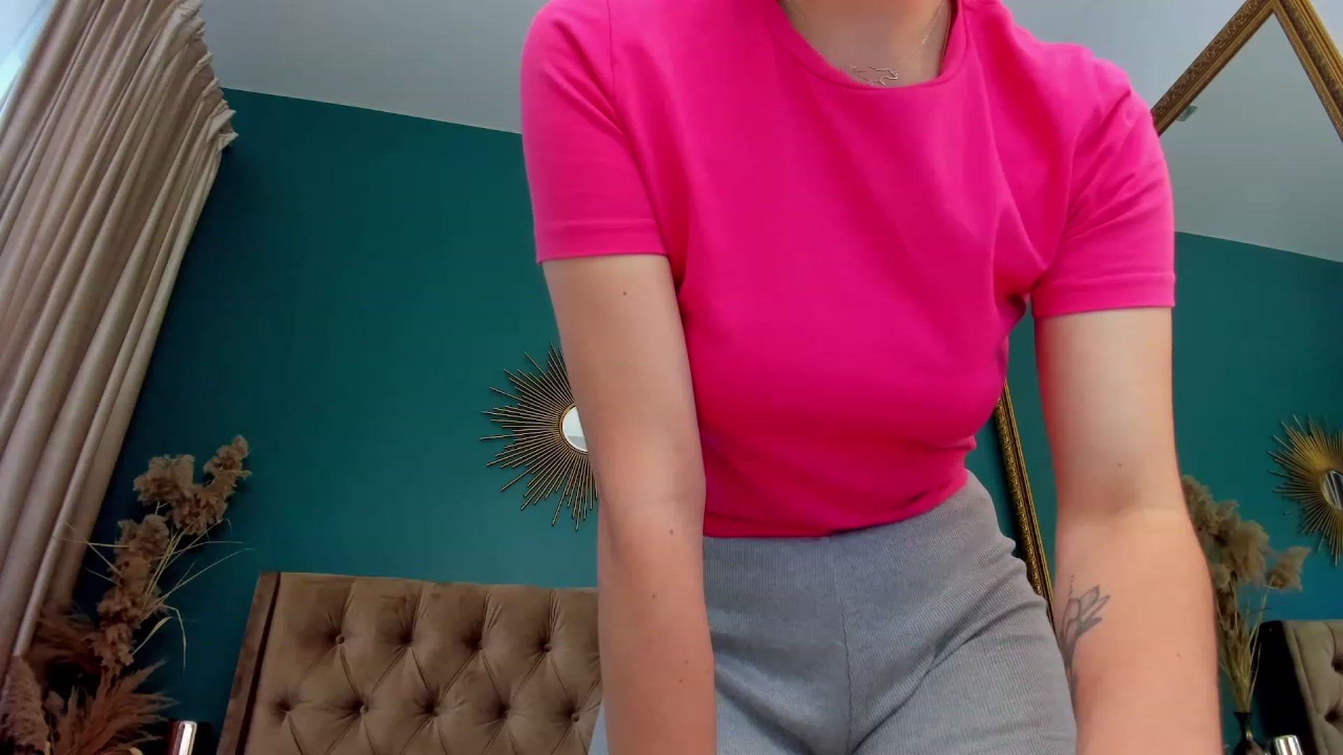 Gallery image thumbnail from SofiBloom's myfreecams stream on, 06/27/2023, 09:13 image 14 of 20