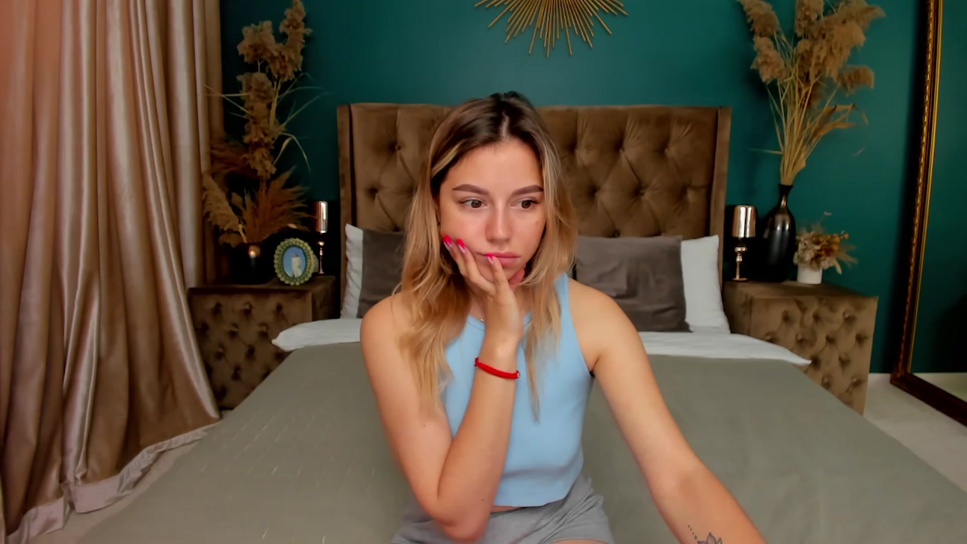 Gallery image thumbnail from SofiBloom's myfreecams stream on, 06/29/2023, 09:31 image 2 of 20