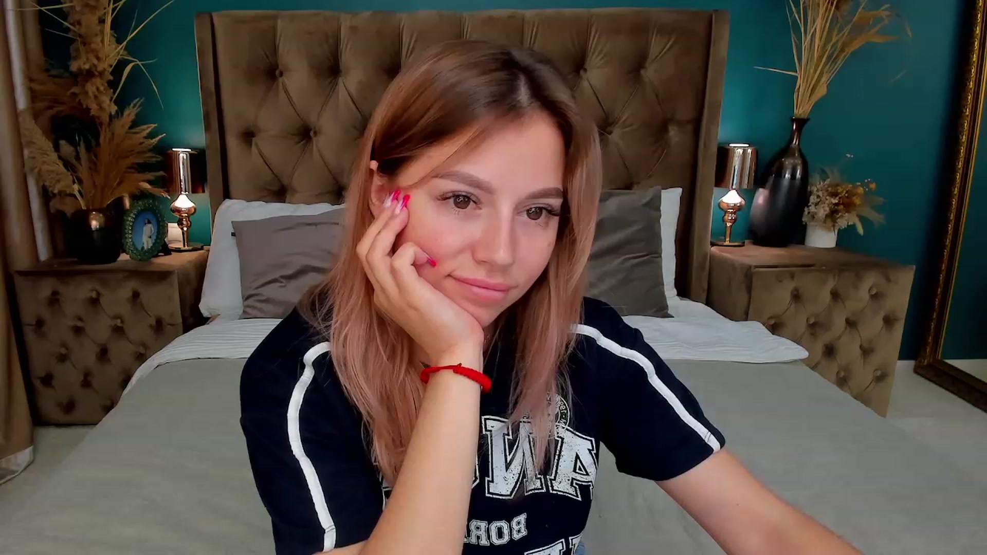 Gallery image thumbnail from SofiBloom's myfreecams stream on, 07/11/2023, 08:01 image 16 of 20