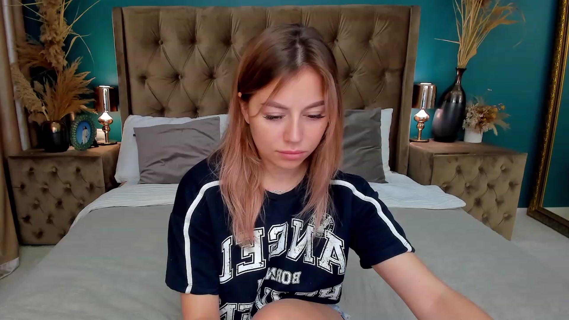 Gallery image thumbnail from SofiBloom's myfreecams stream on, 07/11/2023, 08:01 image 17 of 20